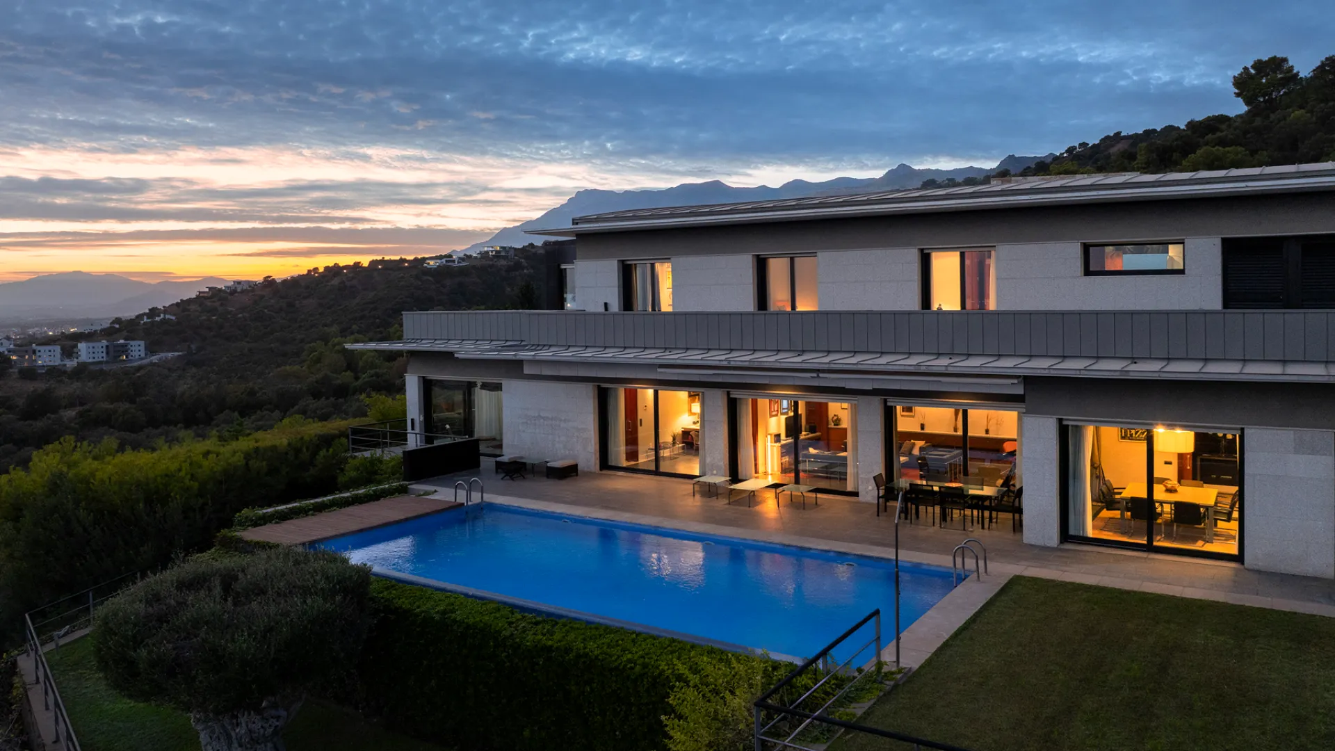 Villa for sale in Los Altos de los Monteros