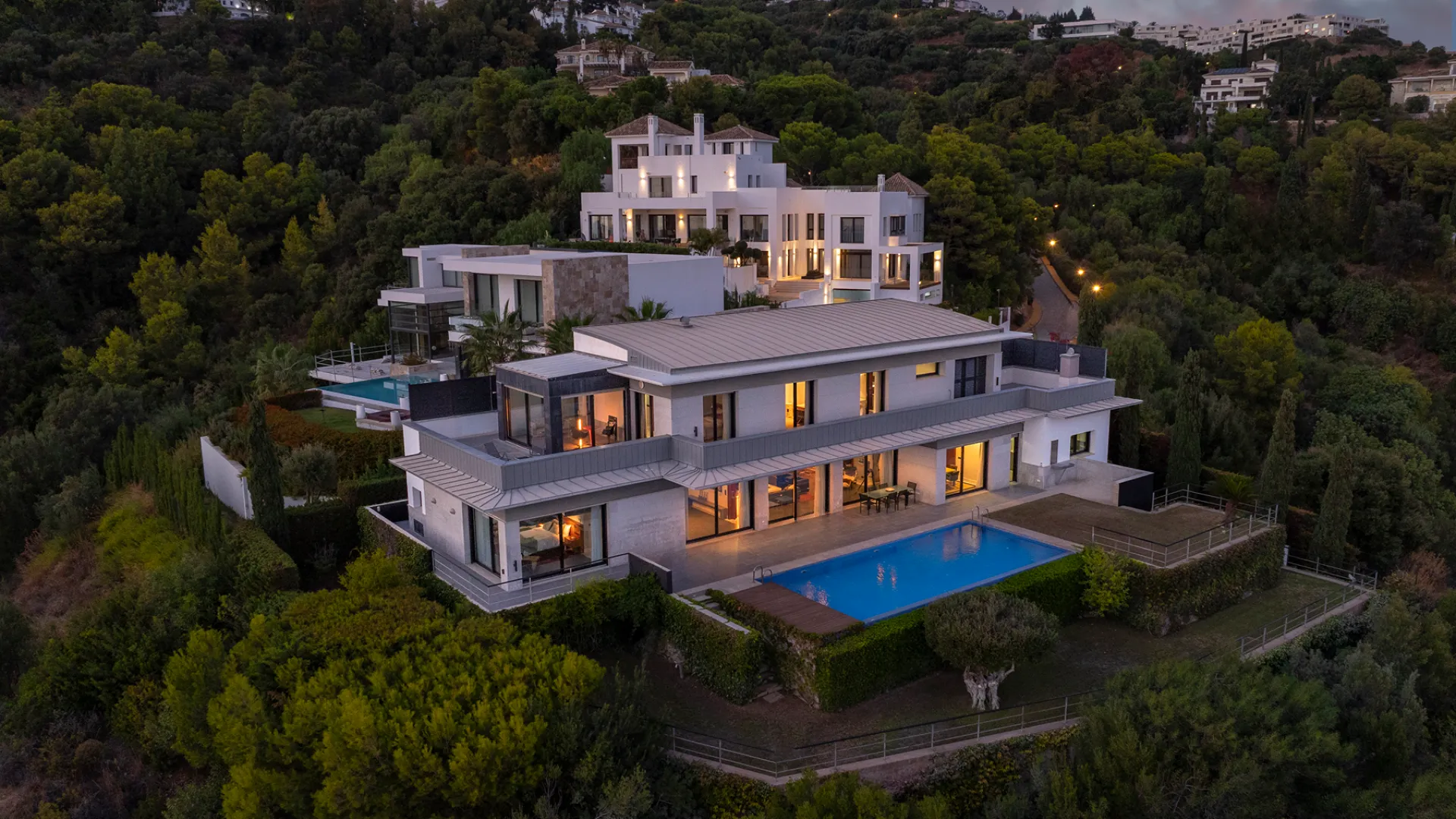 Villa for sale in Los Altos de los Monteros