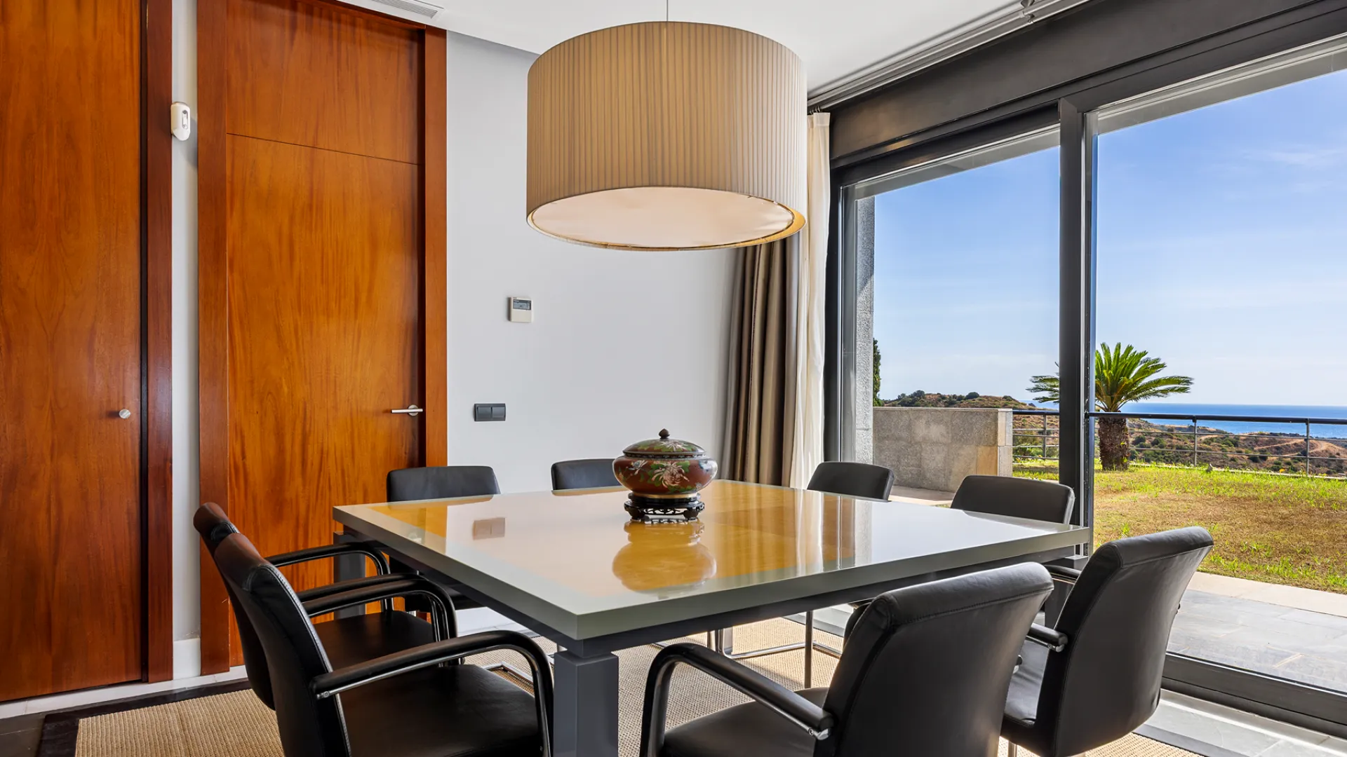Villa for sale in Los Altos de los Monteros