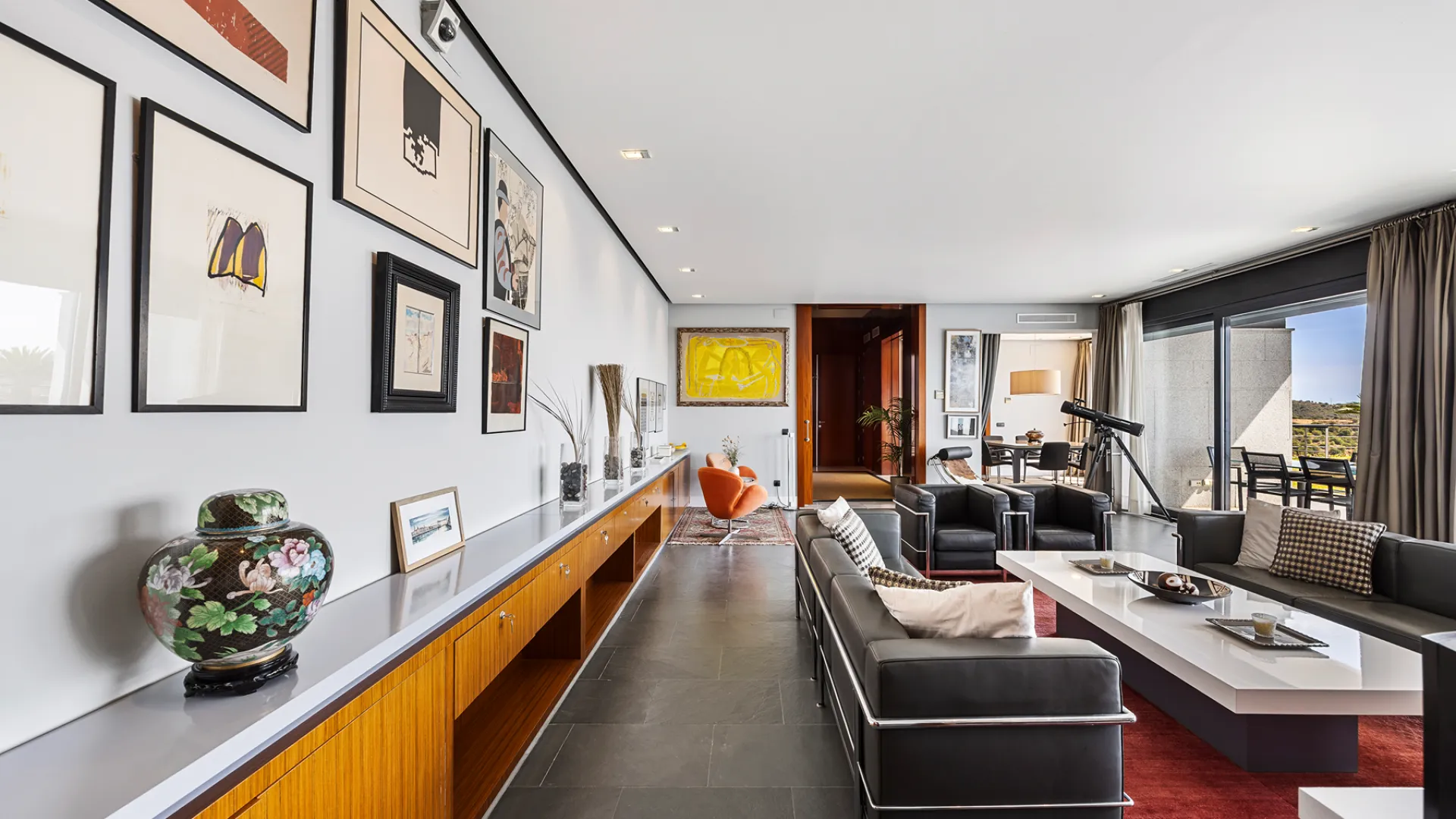 Villa for sale in Los Altos de los Monteros