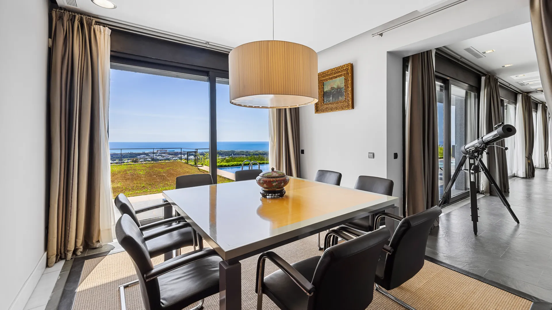 Villa for sale in Los Altos de los Monteros