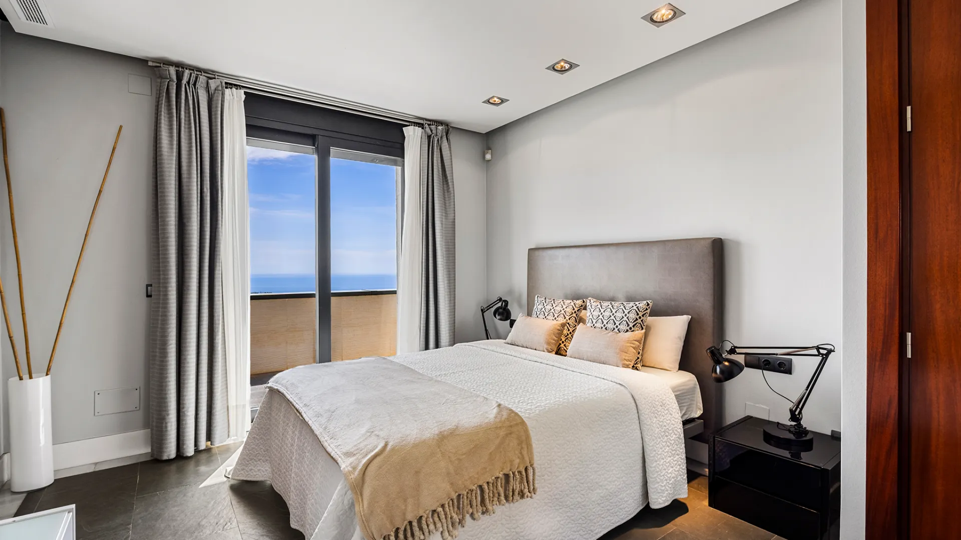 Villa for sale in Los Altos de los Monteros