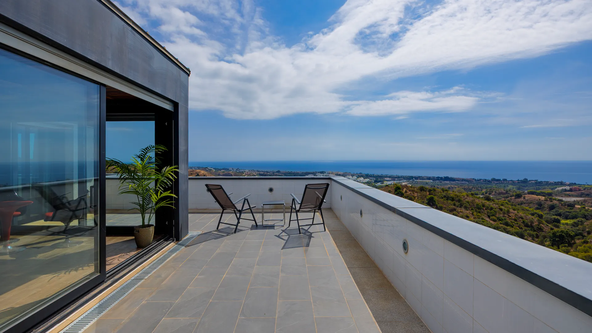 Villa for sale in Los Altos de los Monteros