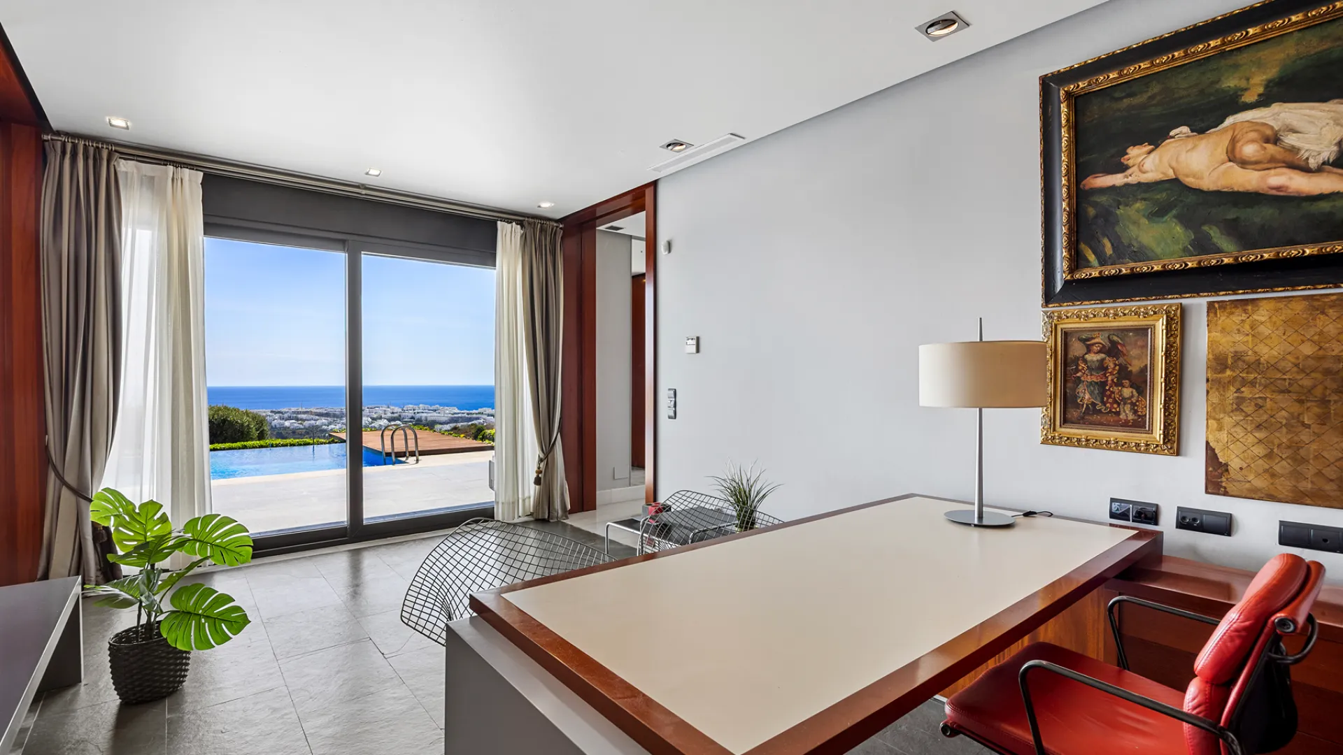 Villa for sale in Los Altos de los Monteros