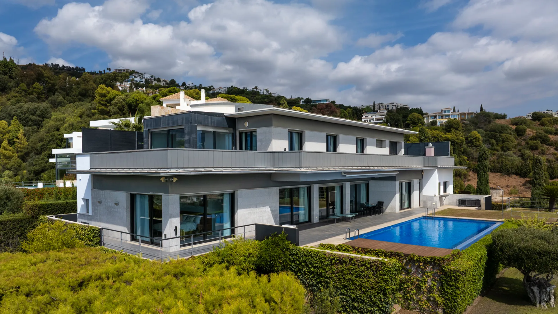 Villa for sale in Los Altos de los Monteros