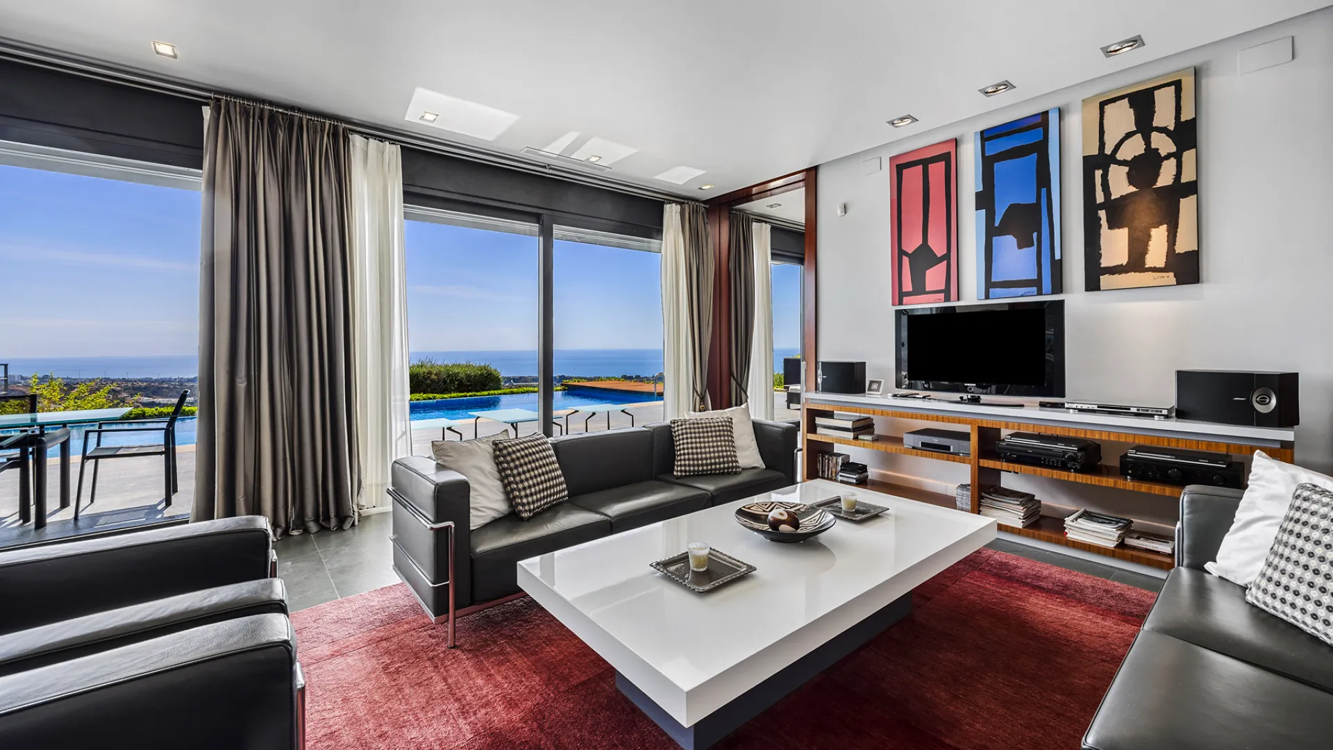 Villa for sale in Los Altos de los Monteros