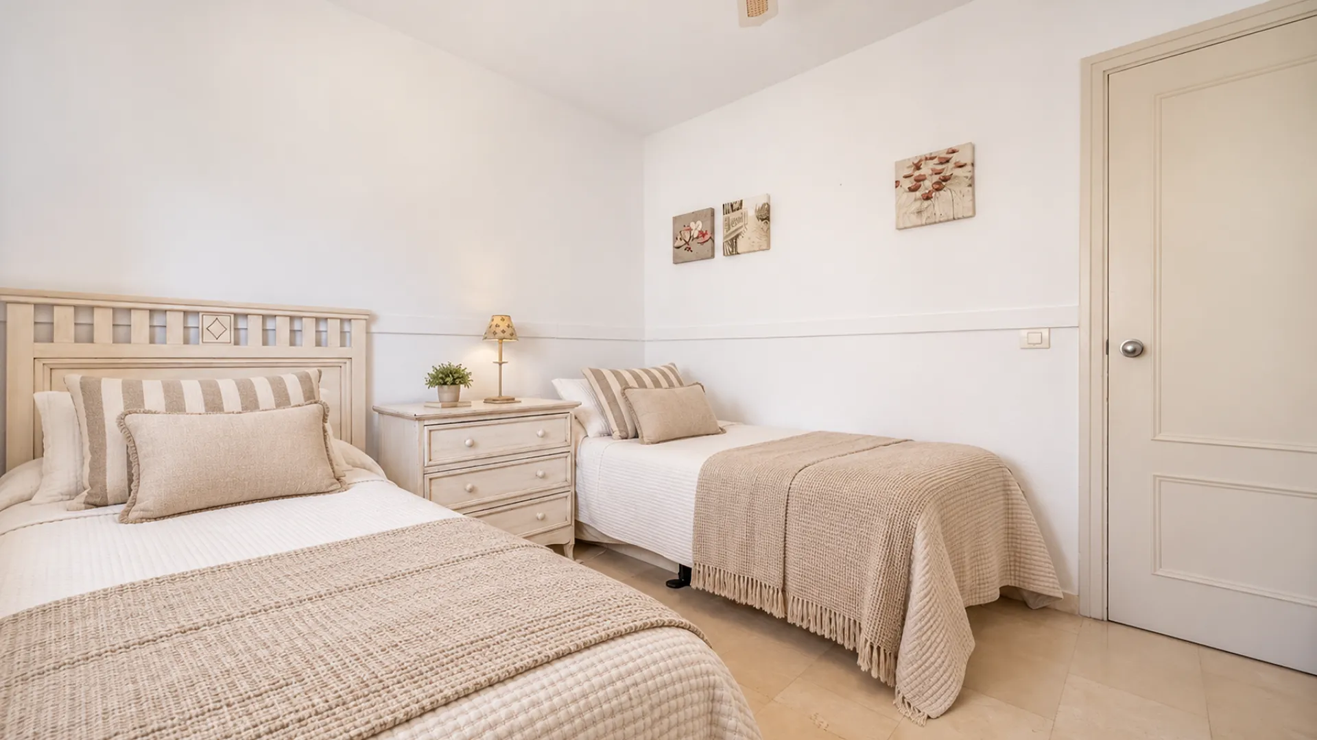 4 bedrooms Linda Vista Baja town house for sale