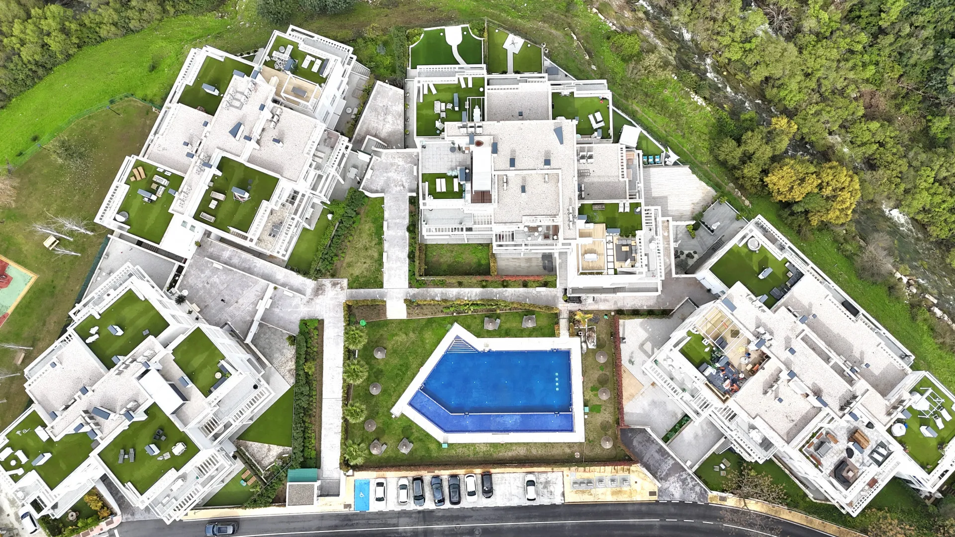 Se vende apartamento planta baja en Benahavis