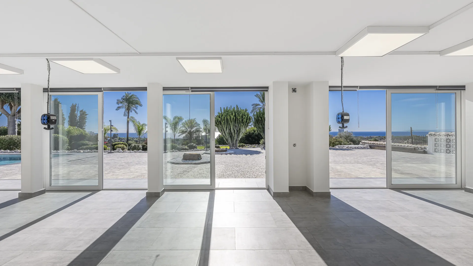 7 bedrooms Elviria villa for sale