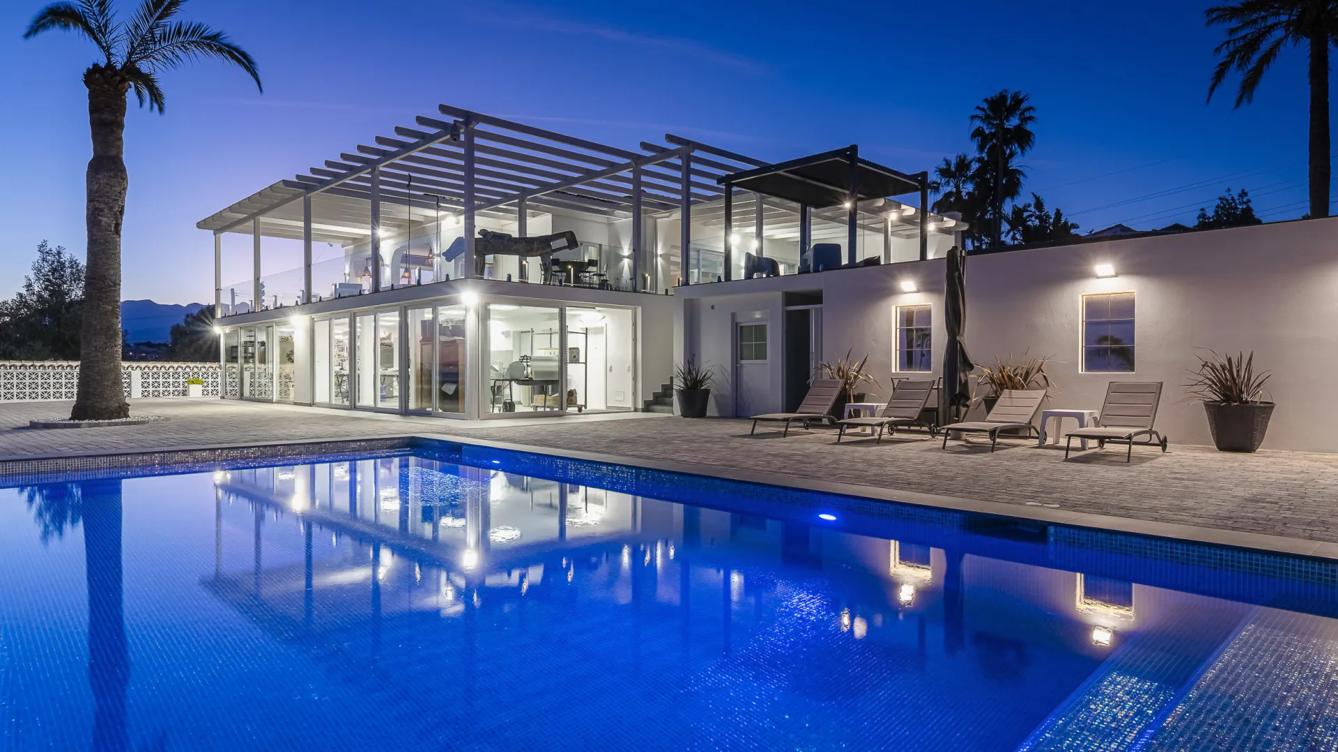 7 bedrooms Elviria villa for sale