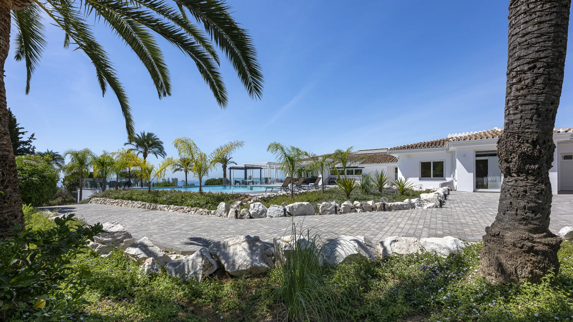 7 bedrooms Elviria villa for sale
