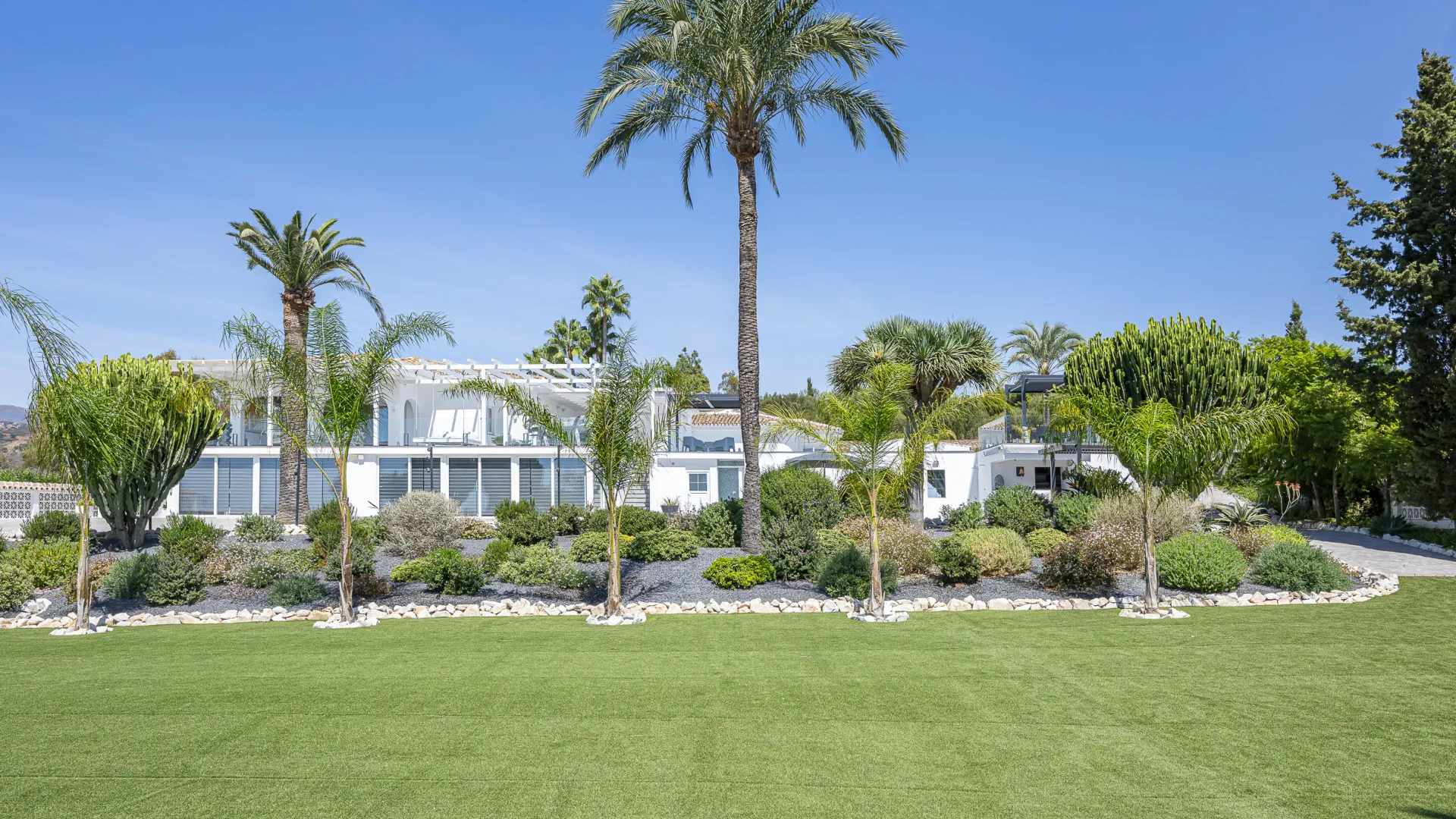 7 bedrooms Elviria villa for sale