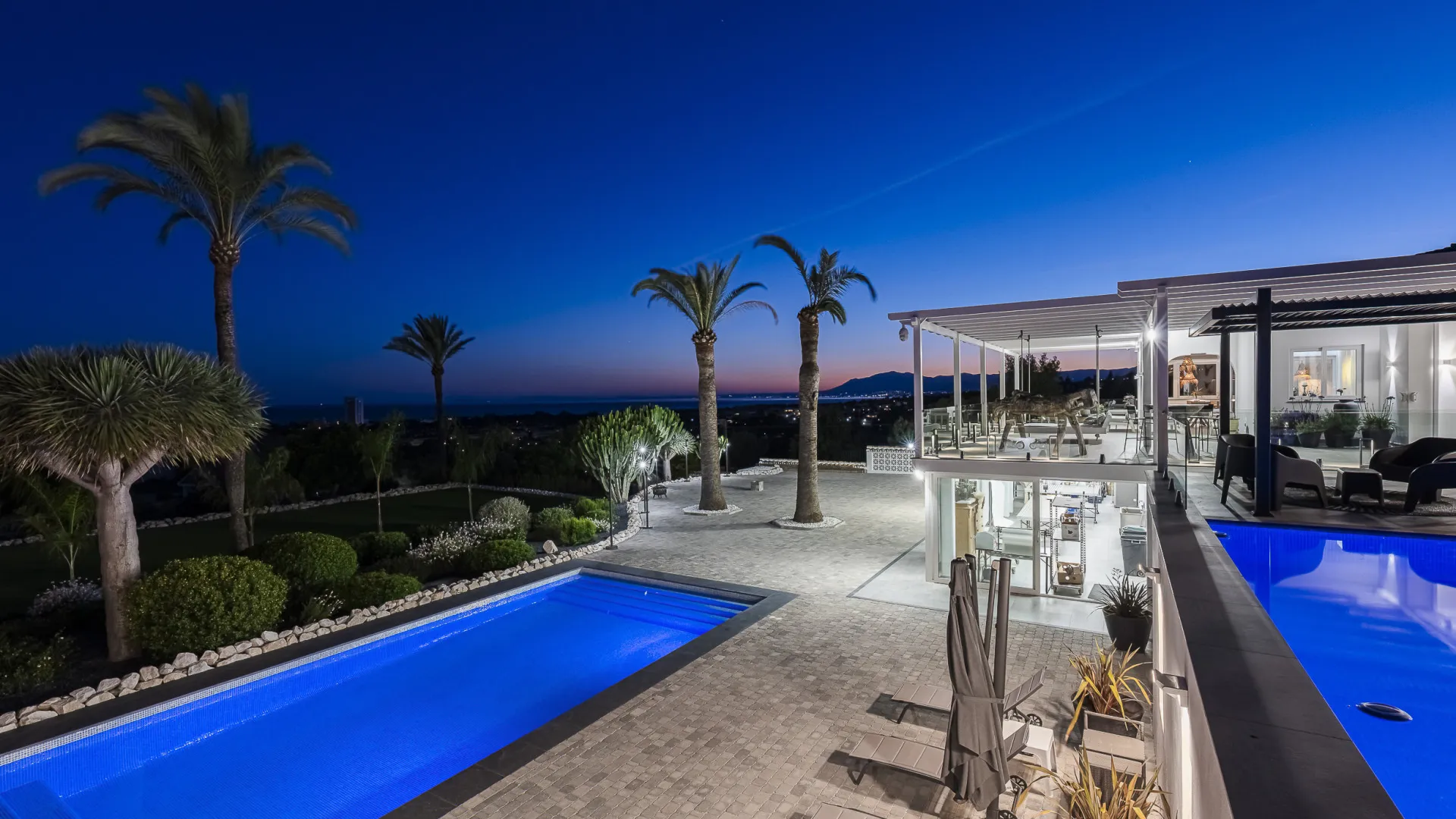 7 bedrooms Elviria villa for sale