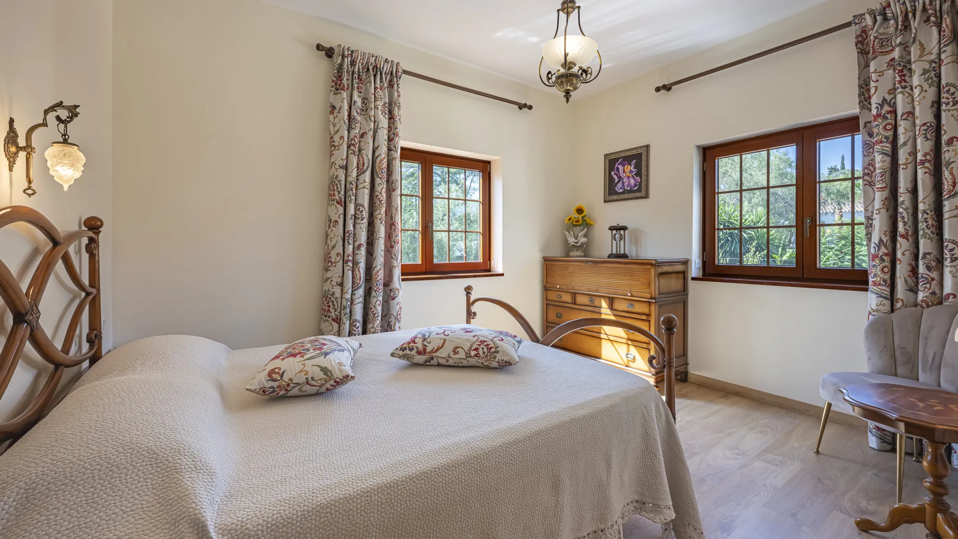 Se vende villa con 6 dormitorios en El Rosario