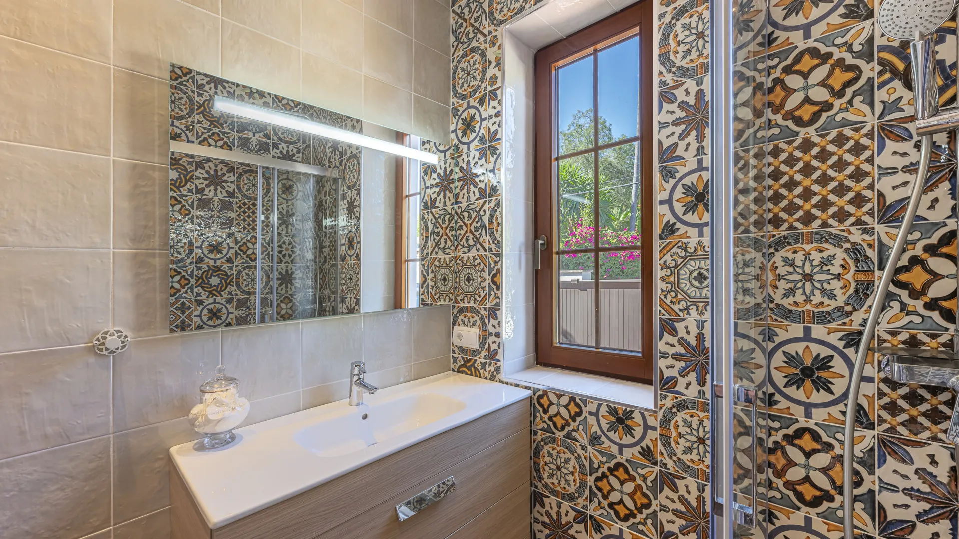 Se vende villa con 6 dormitorios en El Rosario