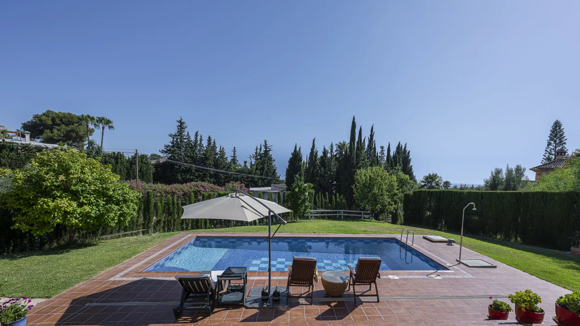 Se vende villa con 6 dormitorios en El Rosario
