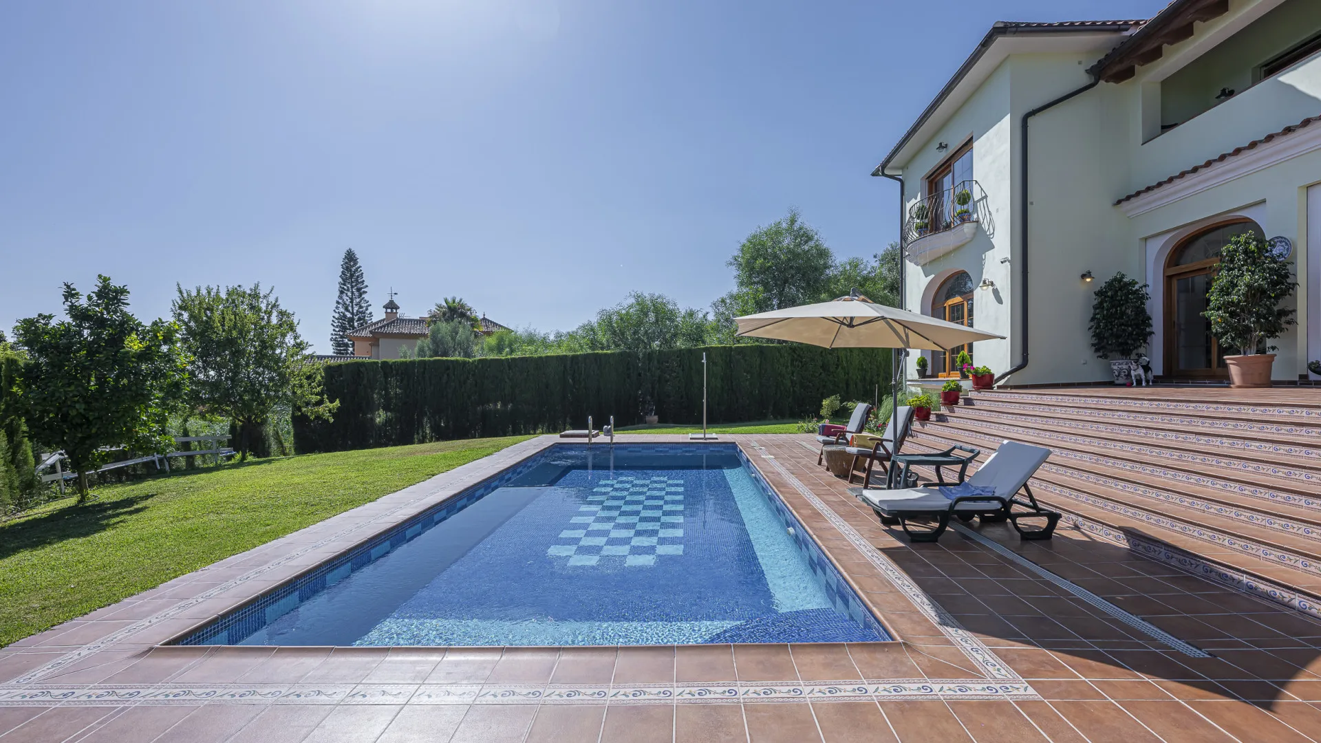 Se vende villa con 6 dormitorios en El Rosario