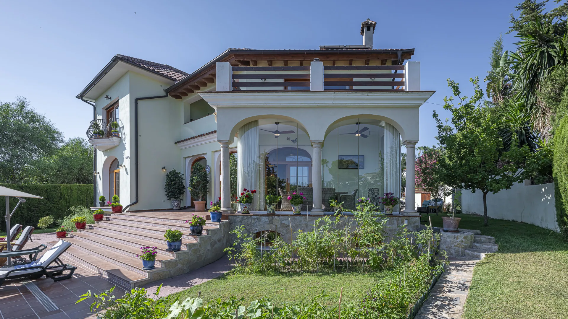 Se vende villa con 6 dormitorios en El Rosario