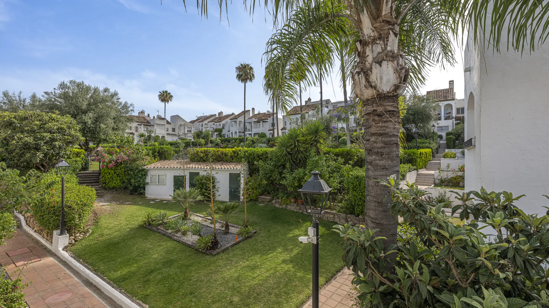 Town house for sale in Estepona