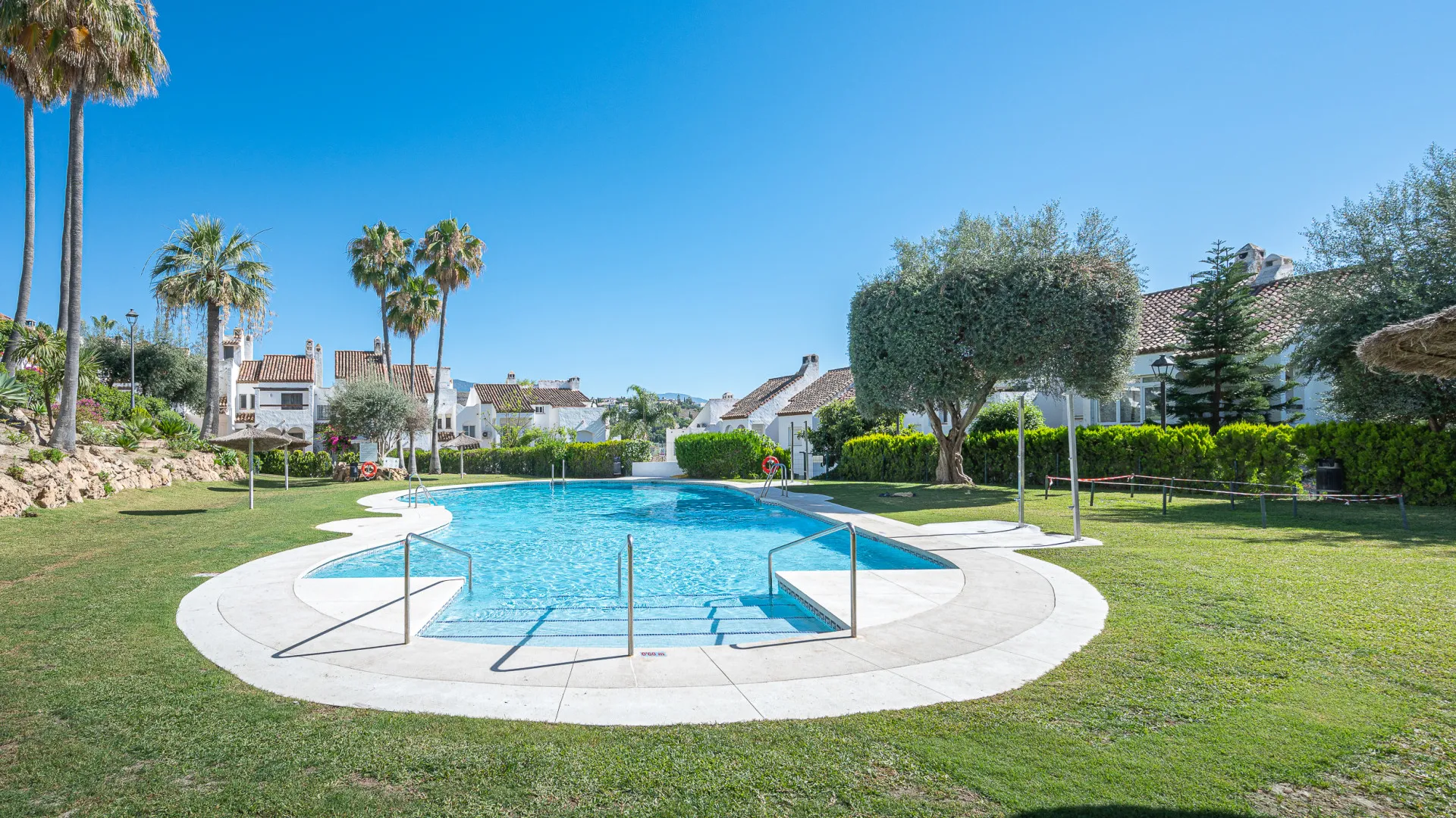 Town house for sale in Estepona