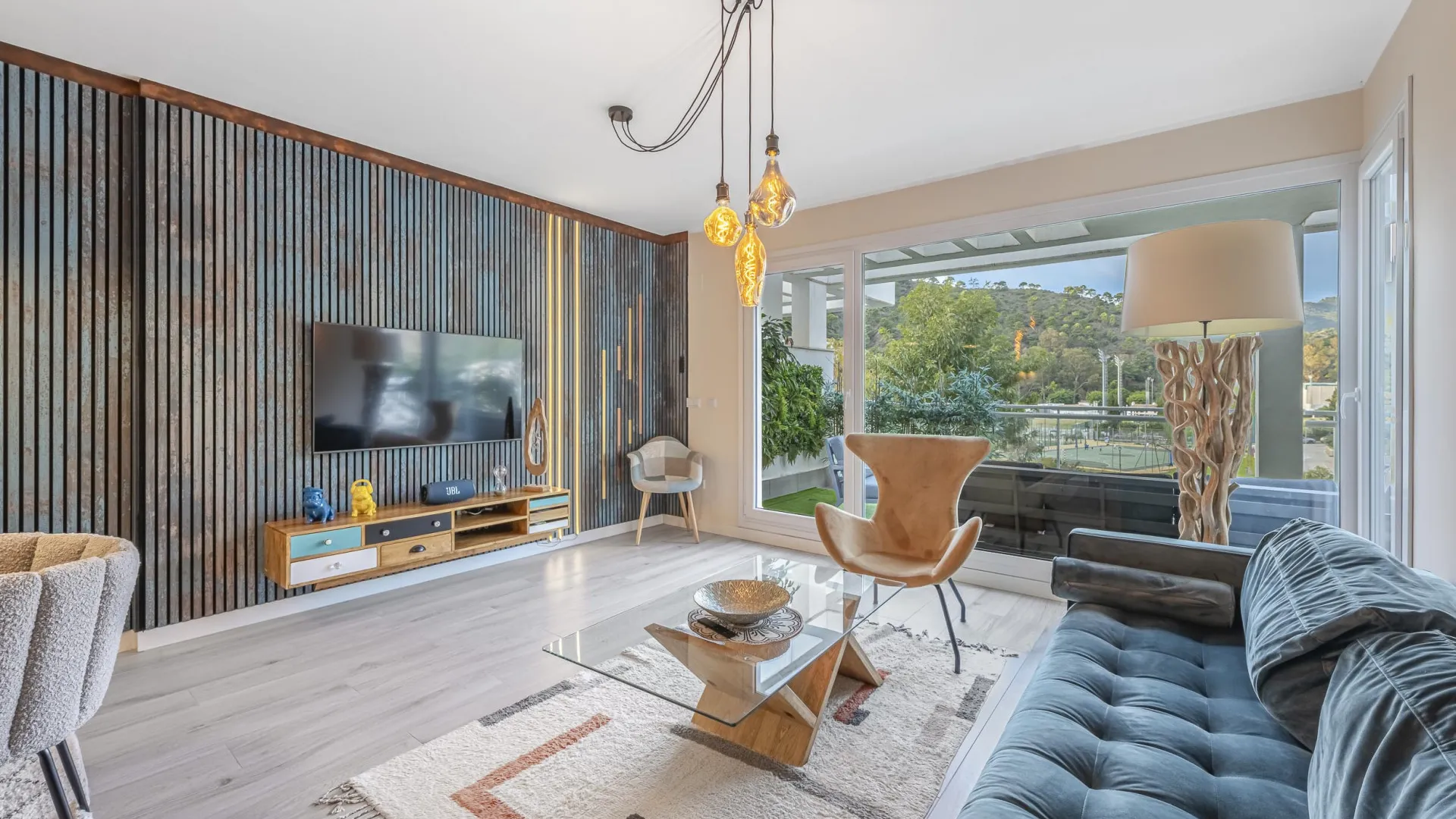 Buy apartment in Benahavis Centro