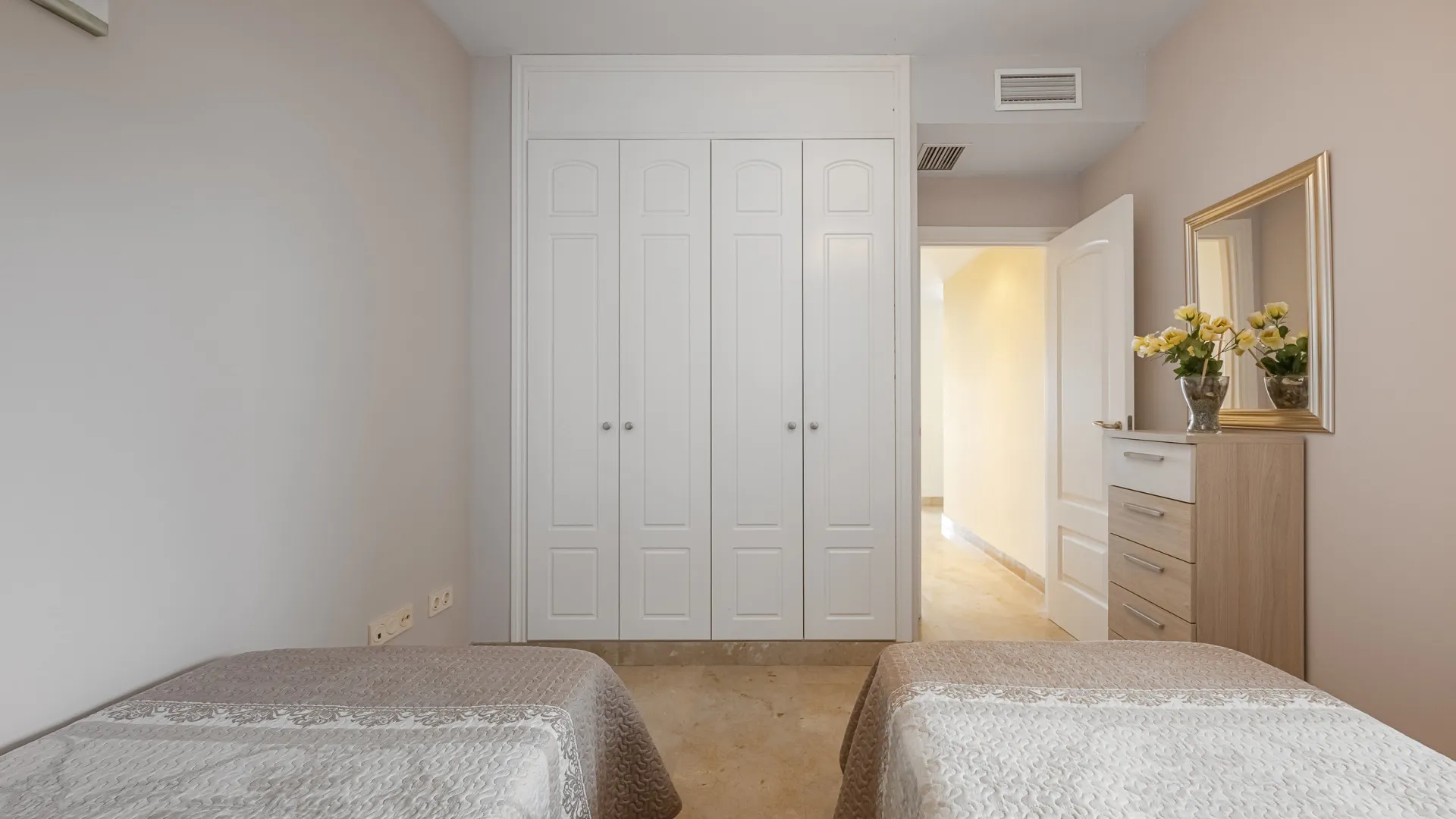 For sale Alcaidesa apartment with 2 bedrooms