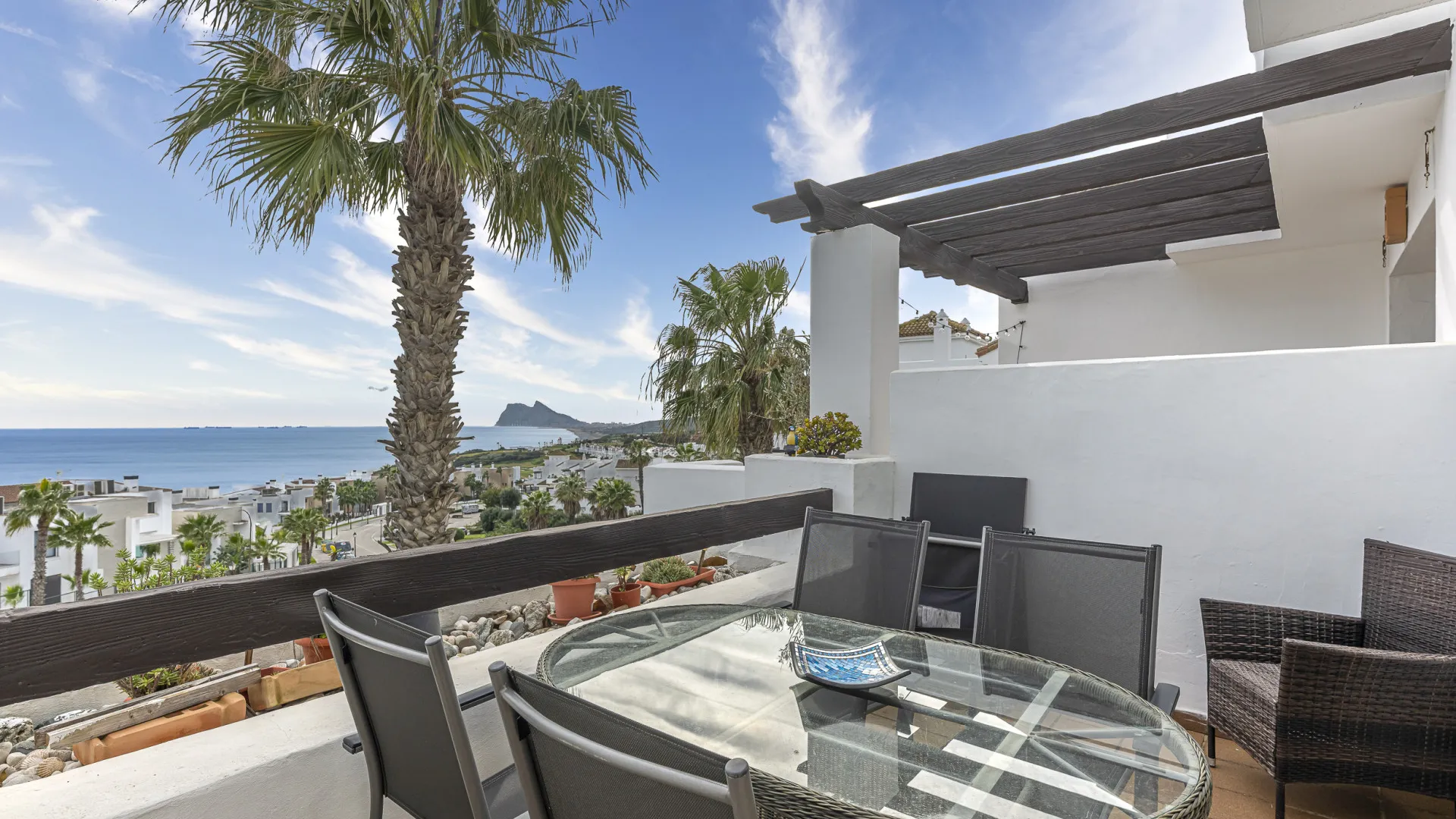 For sale Alcaidesa apartment with 2 bedrooms
