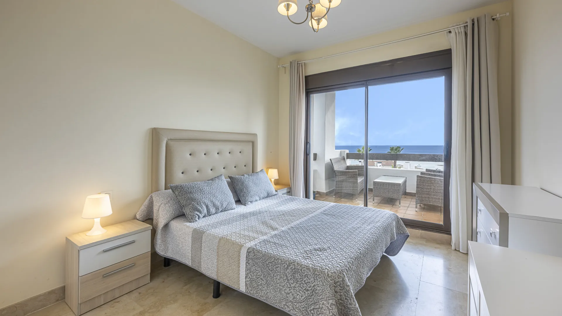 For sale Alcaidesa apartment with 2 bedrooms