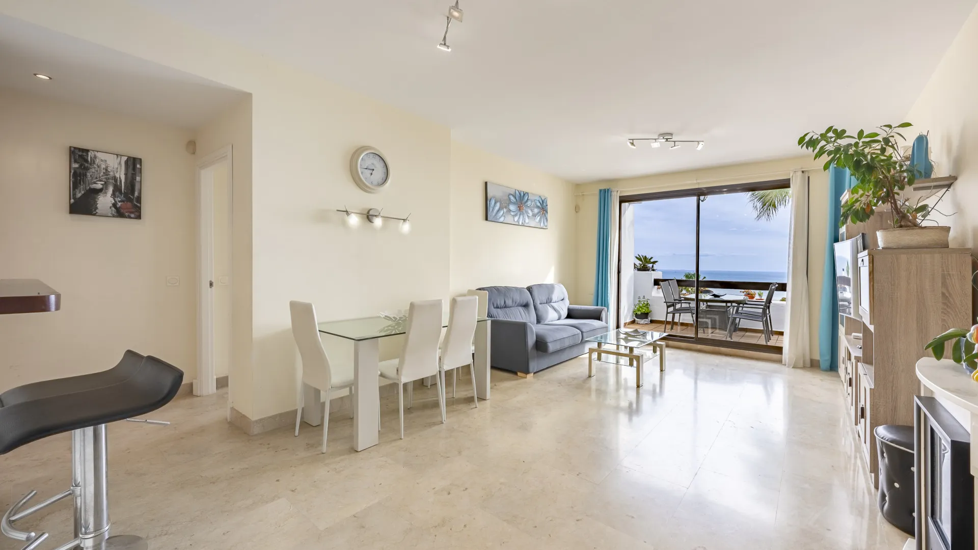 For sale Alcaidesa apartment with 2 bedrooms