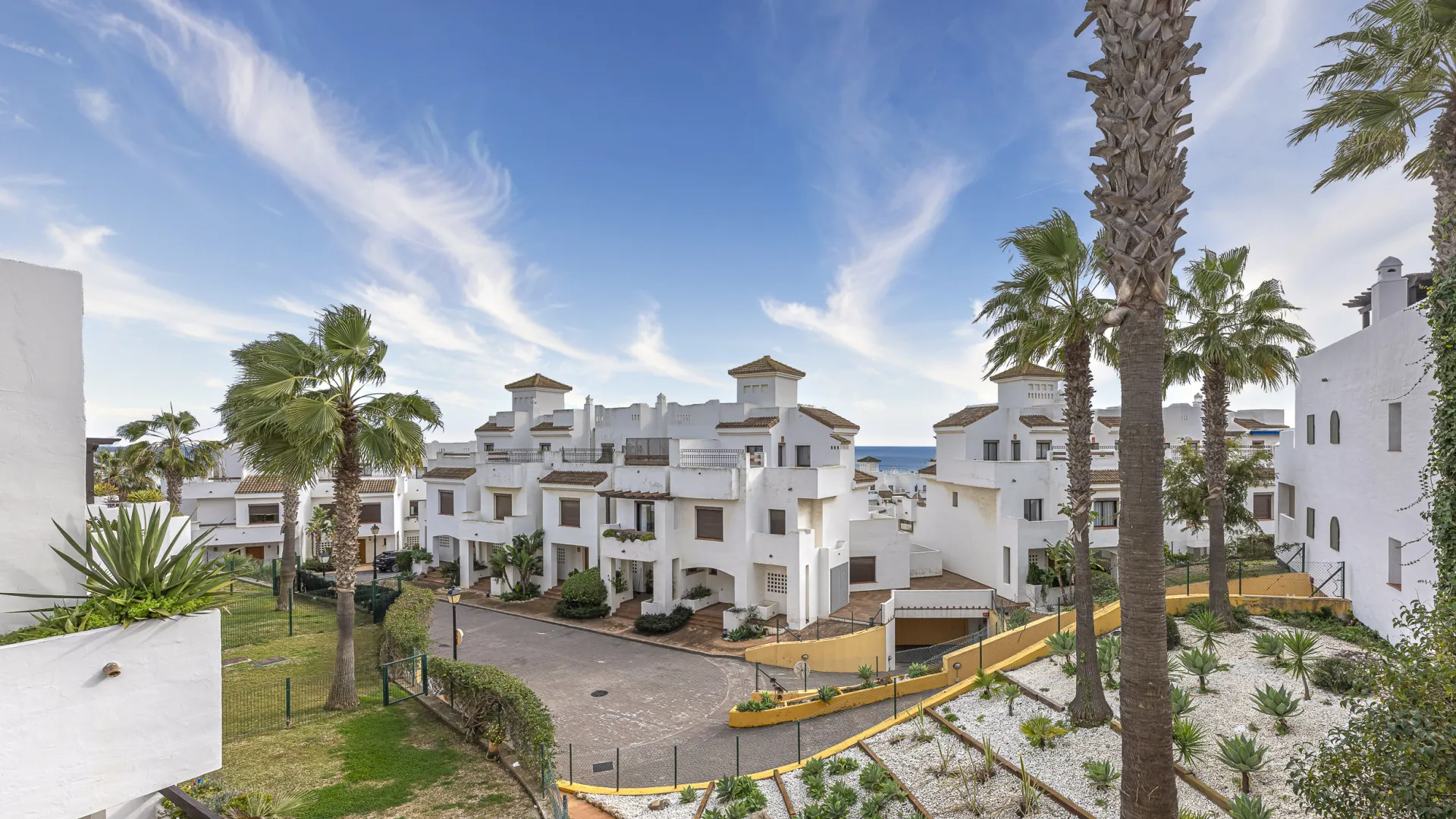 For sale Alcaidesa apartment with 2 bedrooms