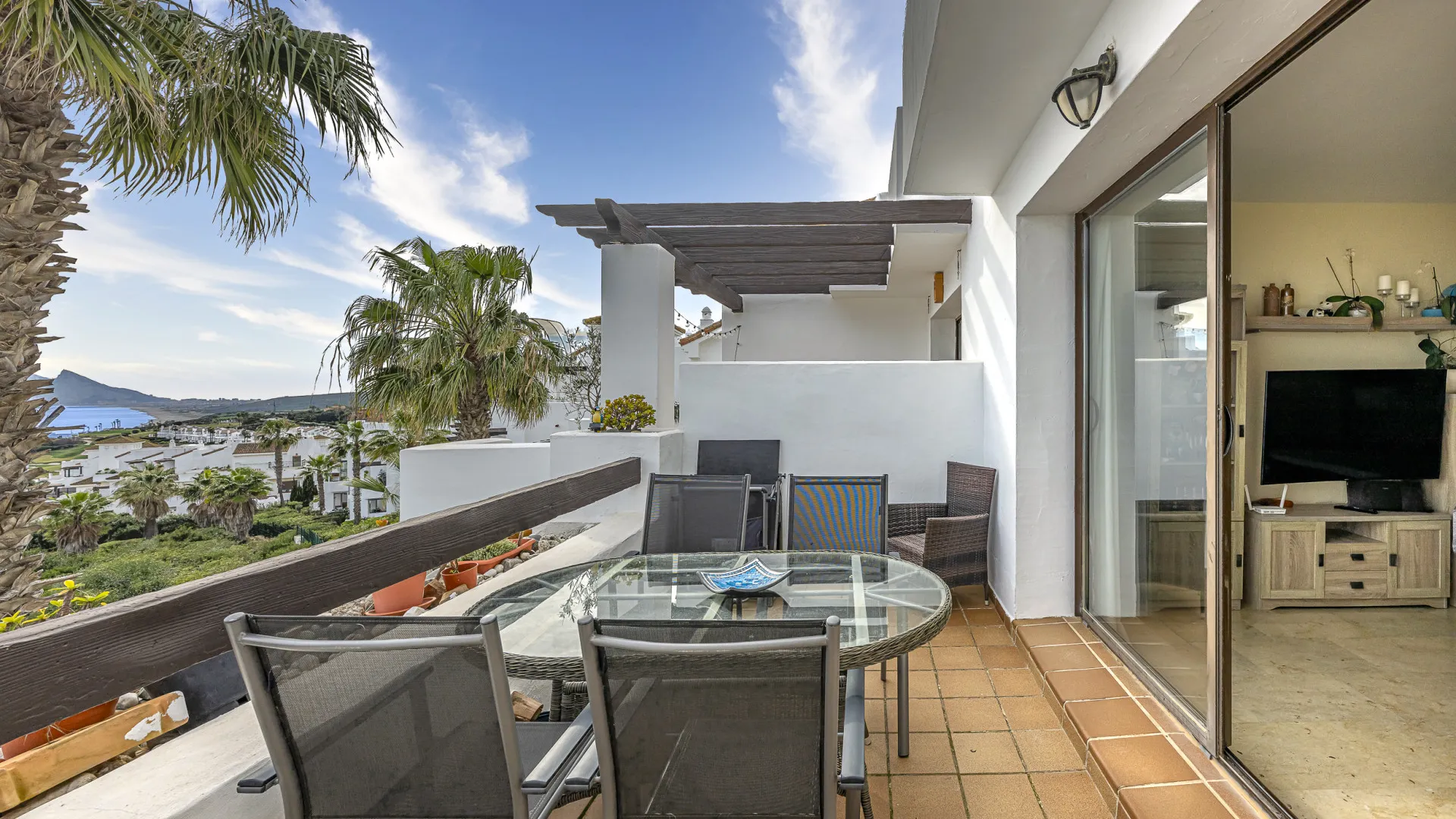 For sale Alcaidesa apartment with 2 bedrooms