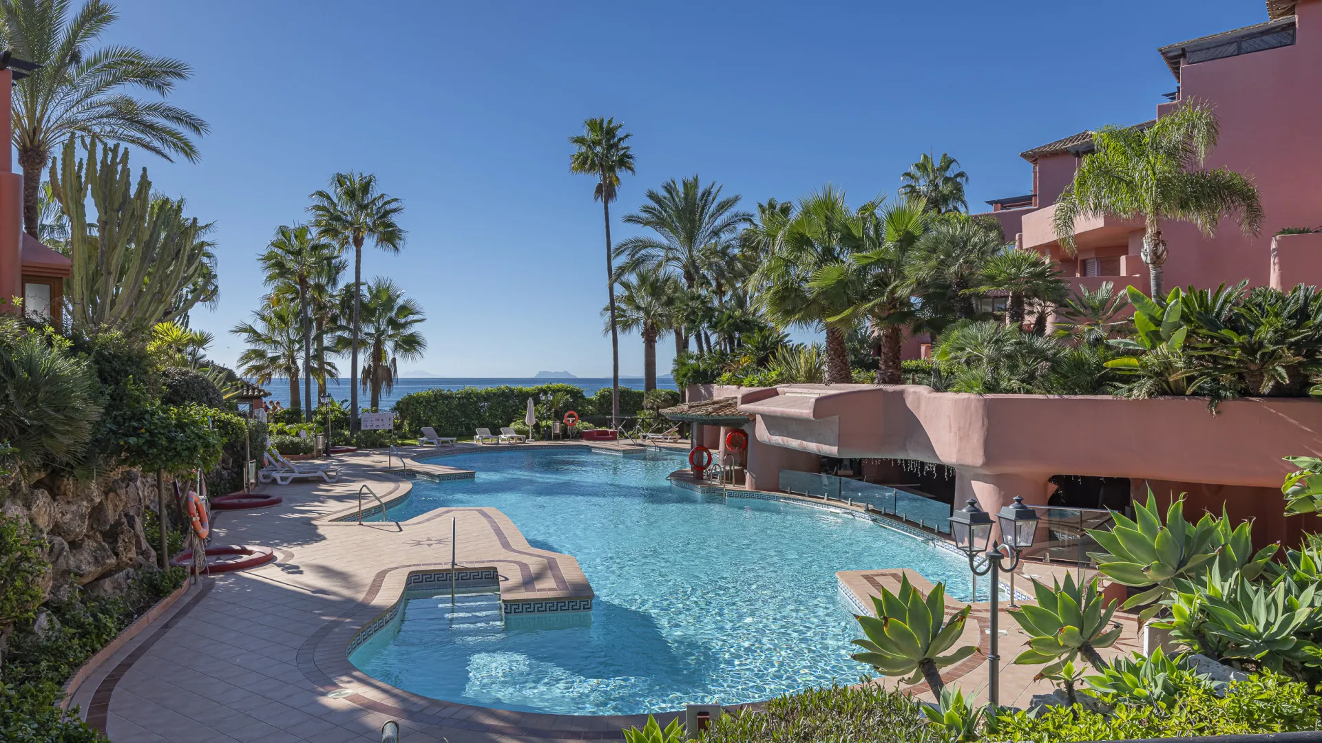 Apartamento planta baja en venta en Menara Beach