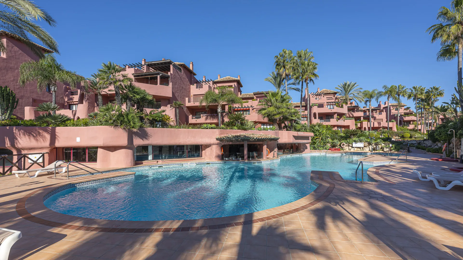 Apartamento planta baja en venta en Menara Beach