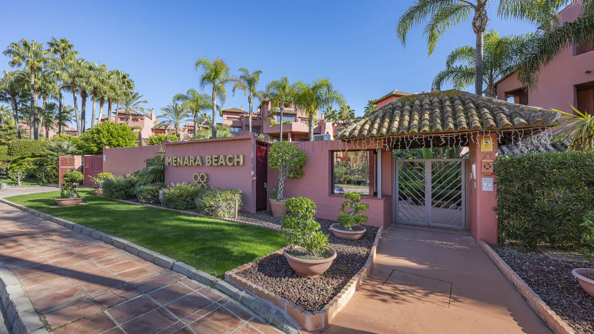 Apartamento planta baja en venta en Menara Beach