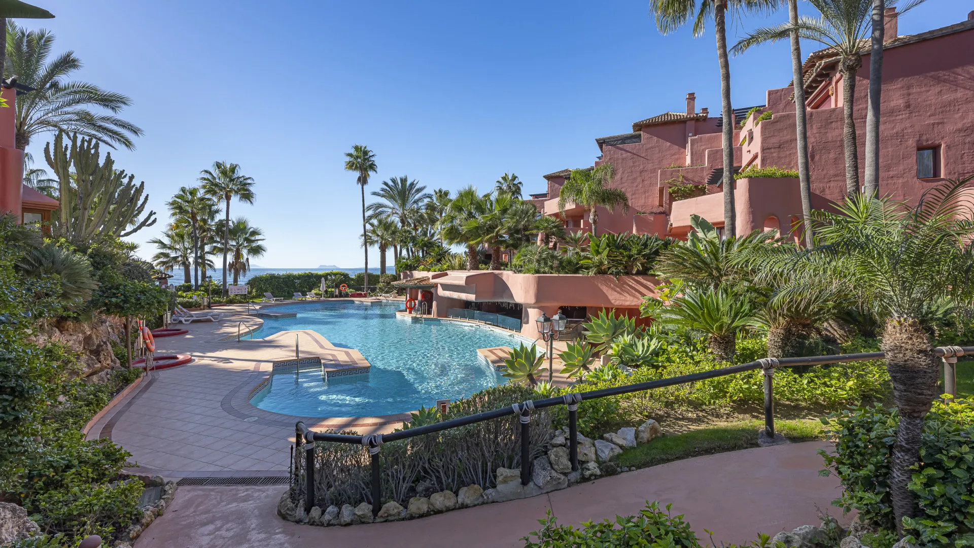 Apartamento planta baja en venta en Menara Beach