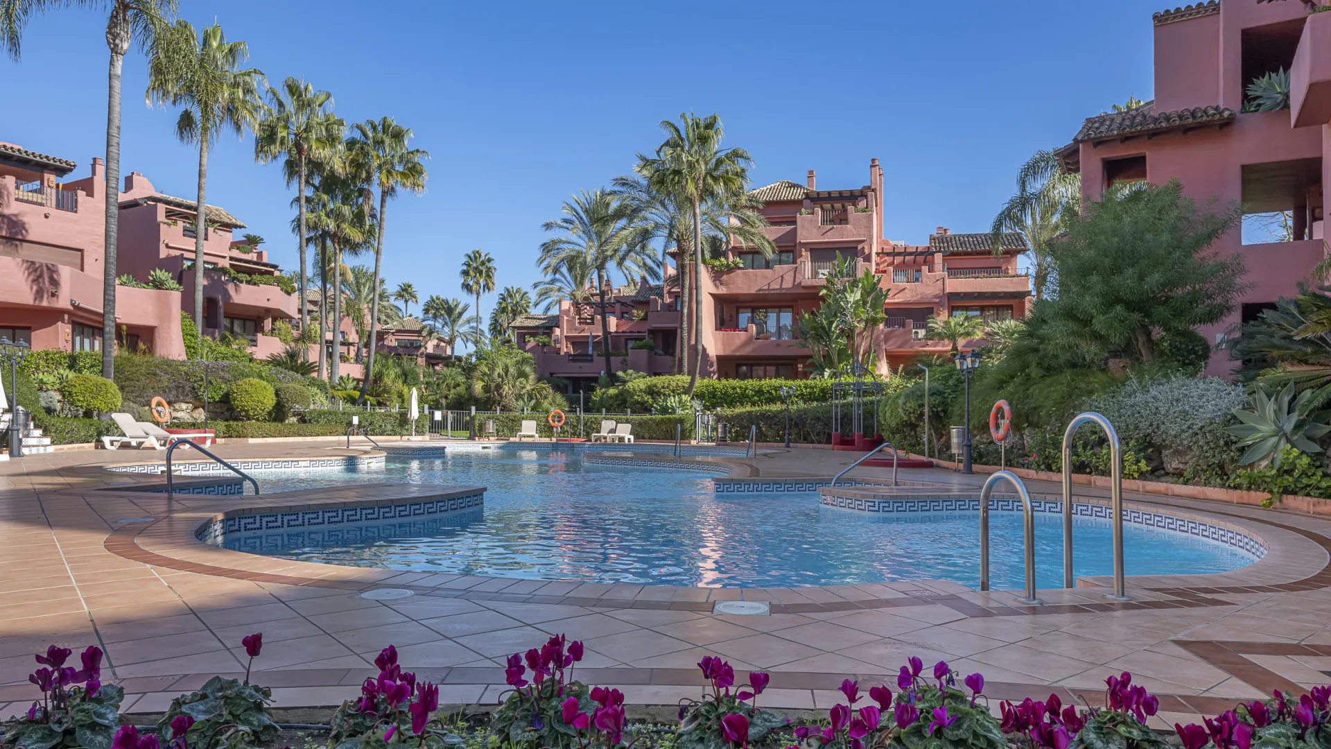 Apartamento planta baja en venta en Menara Beach