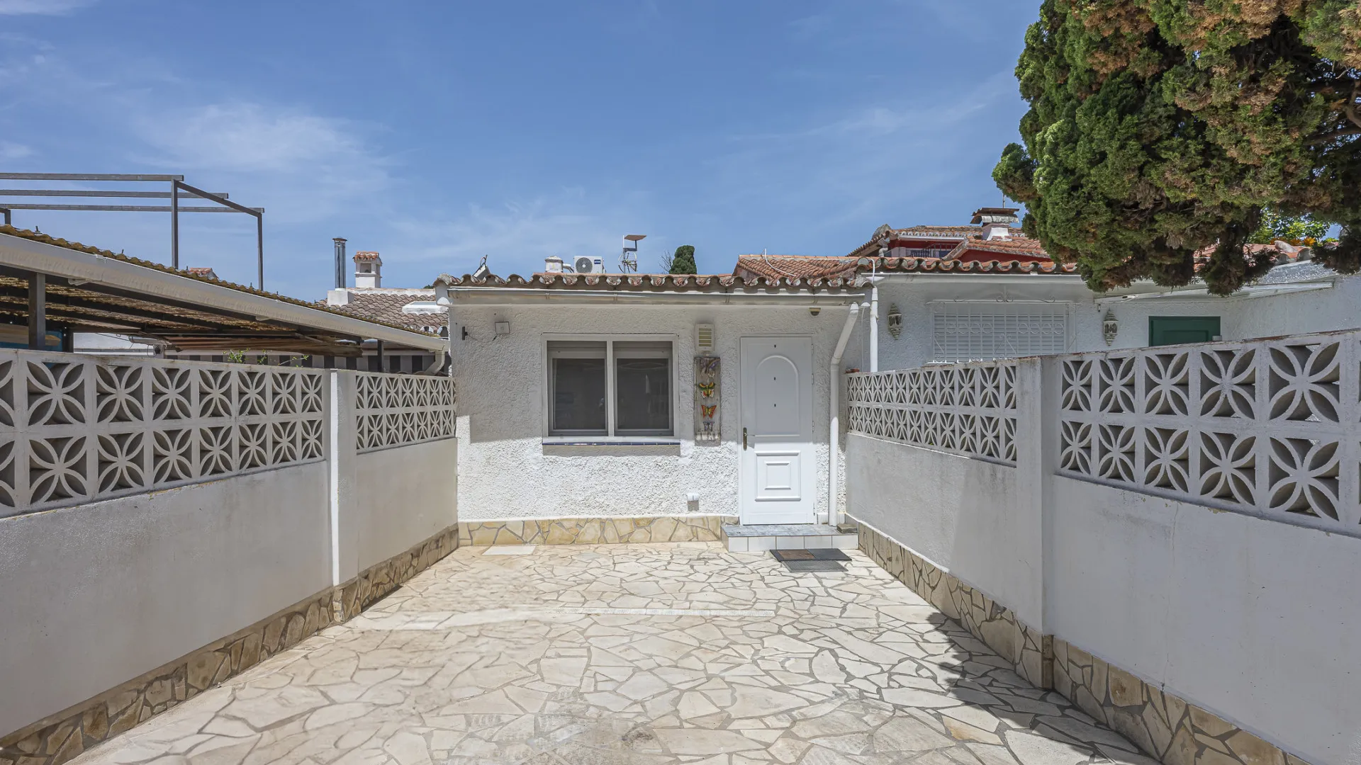 2 bedrooms town house in Costabella for sale