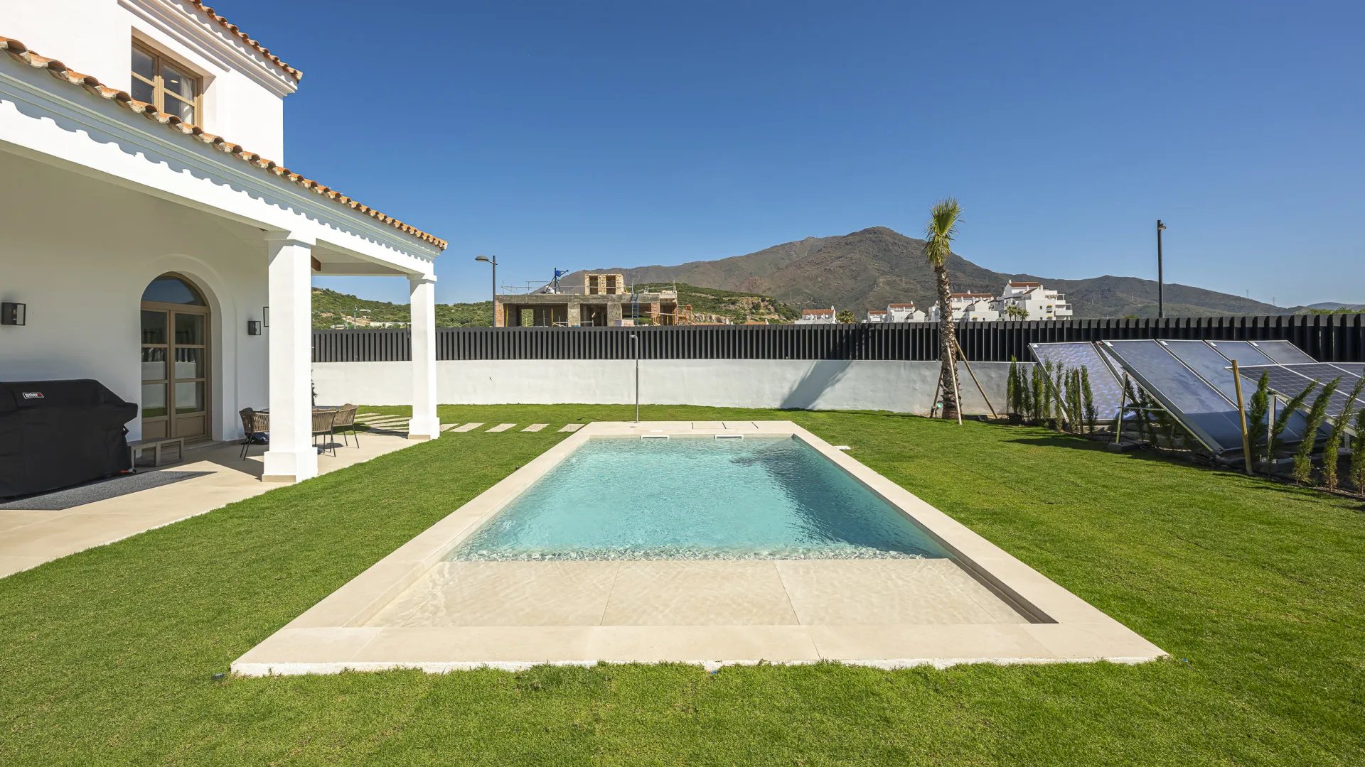 Villa en venta de 4 dormitorios en Estepona