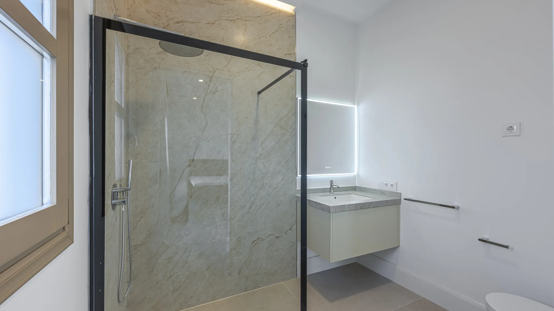Villa en venta de 4 dormitorios en Estepona