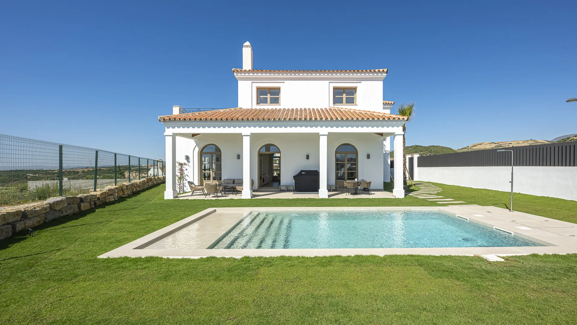 Villa en venta de 4 dormitorios en Estepona