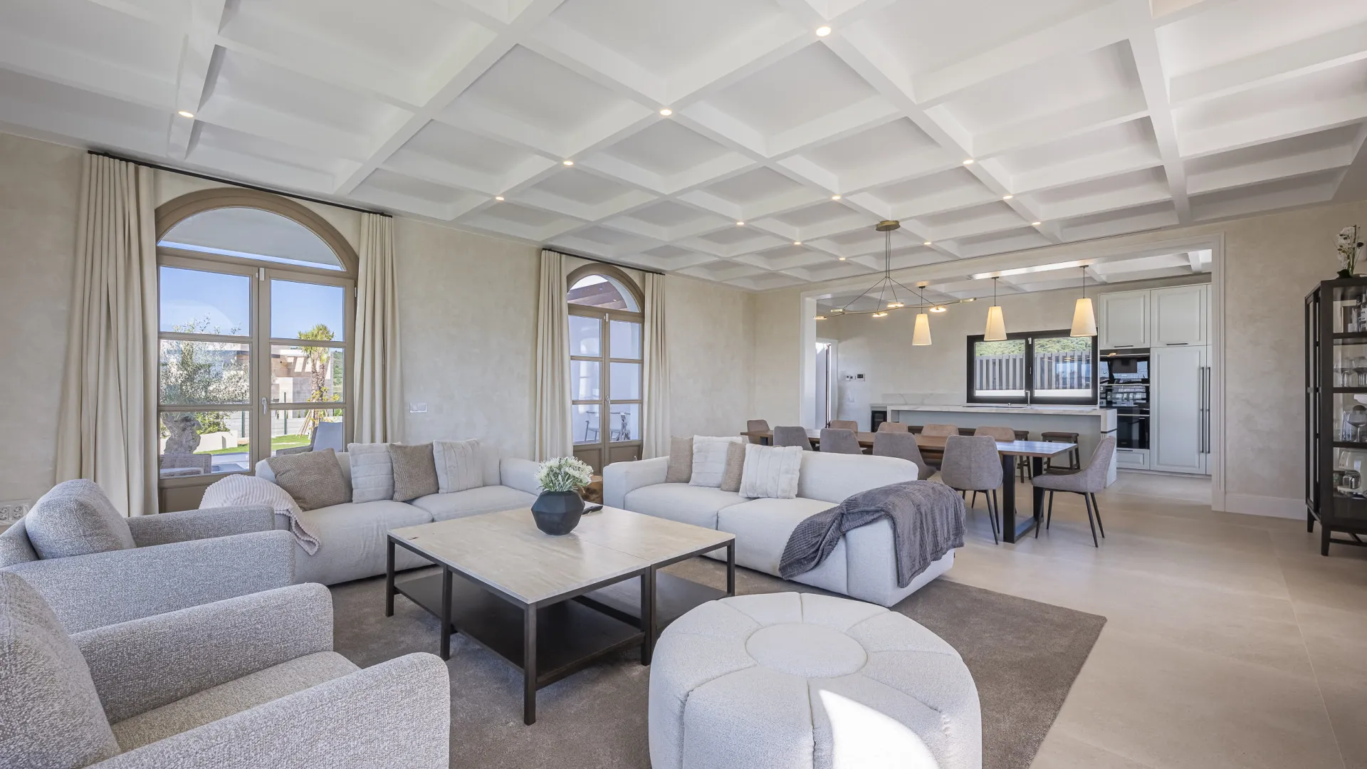 Villa en venta de 4 dormitorios en Estepona