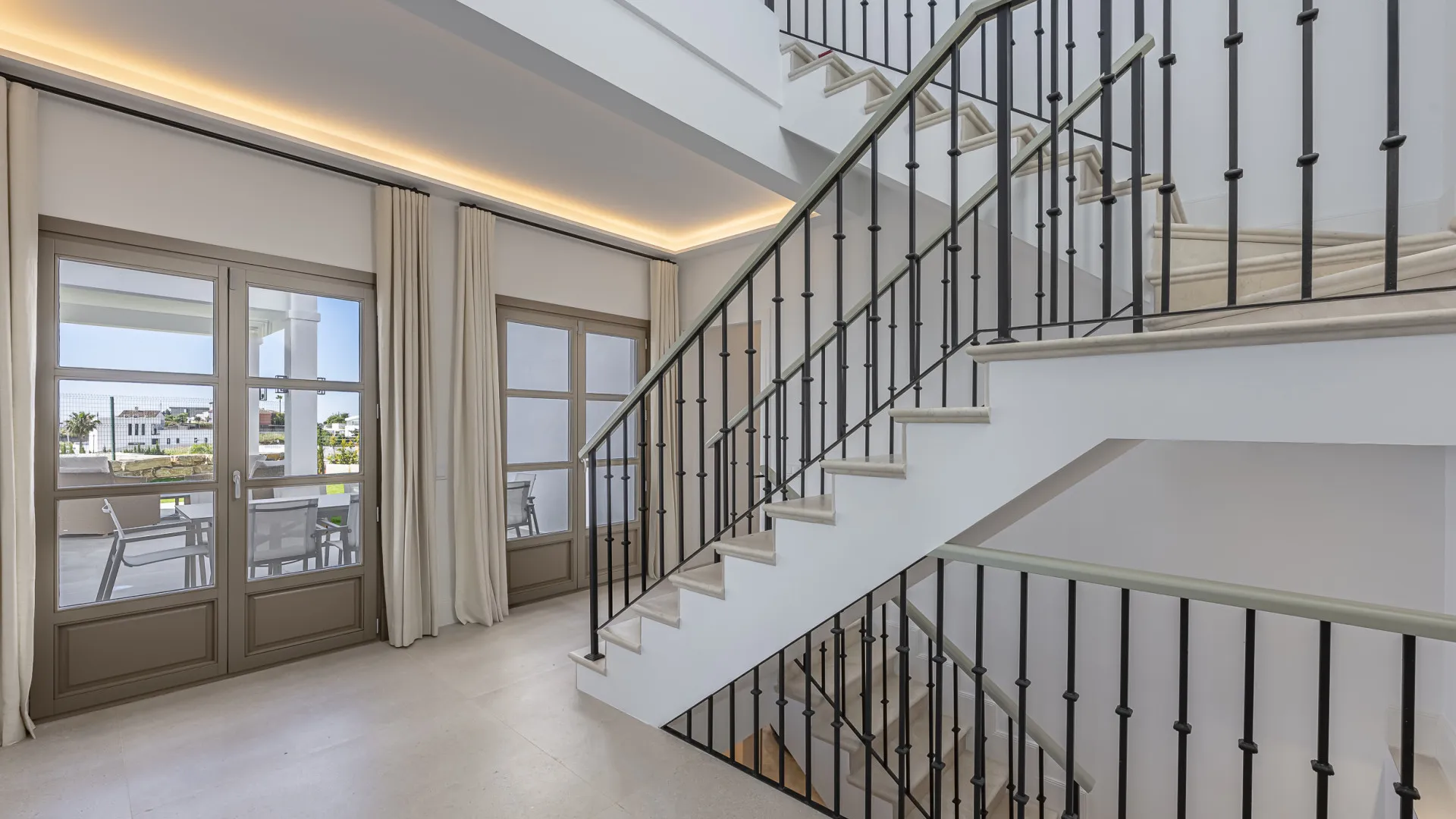 Villa en venta de 4 dormitorios en Estepona