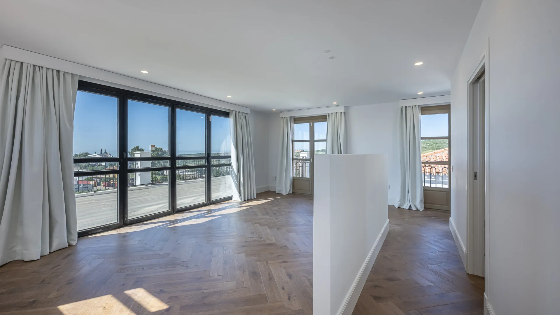 Villa en venta de 4 dormitorios en Estepona