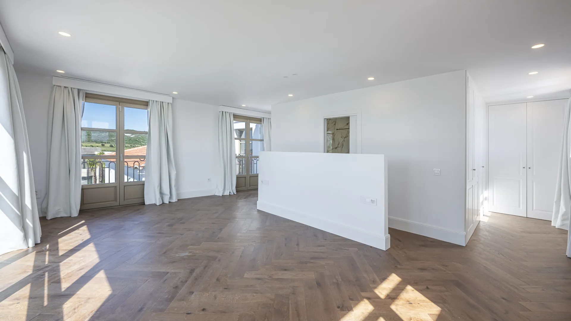 Villa en venta de 4 dormitorios en Estepona