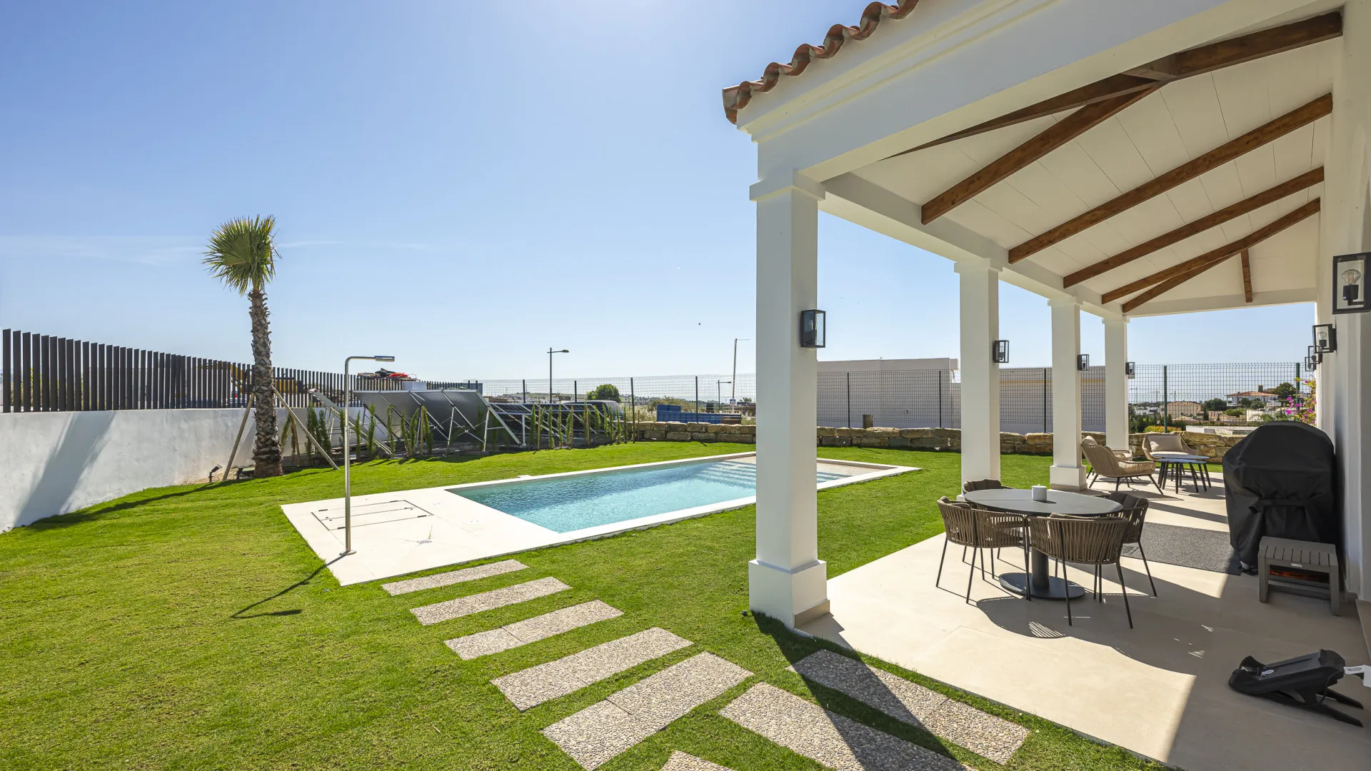 Villa en venta de 4 dormitorios en Estepona