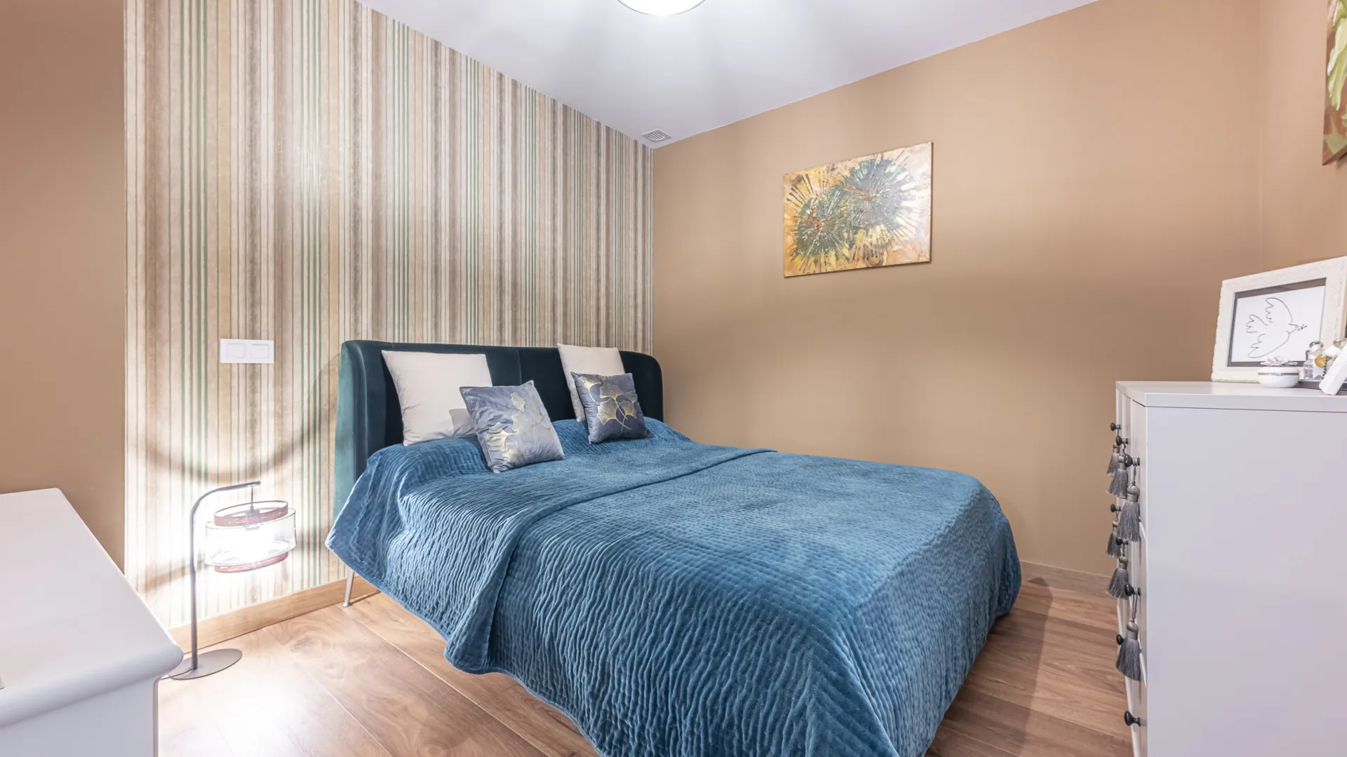 Ground floor apartment with 5 bedrooms for sale in Benahavis