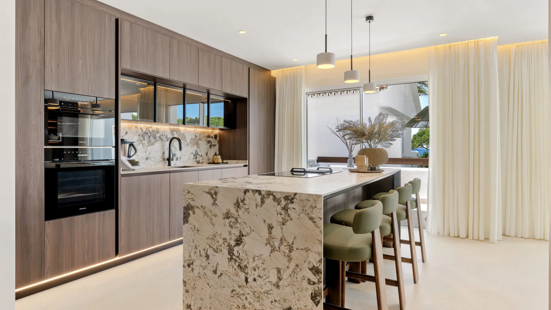 Buy Los Monteros Palm Beach apartment with 3 bedrooms