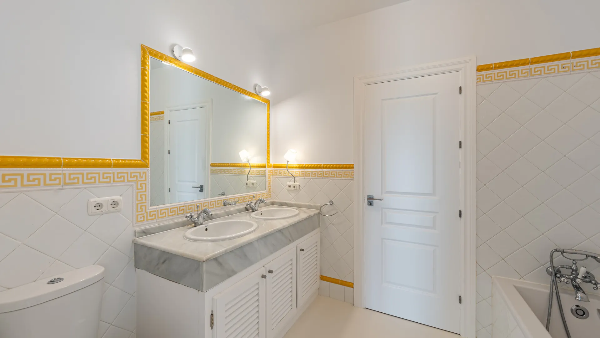 Town house for sale in Marbella Hill Club with 3 bedrooms