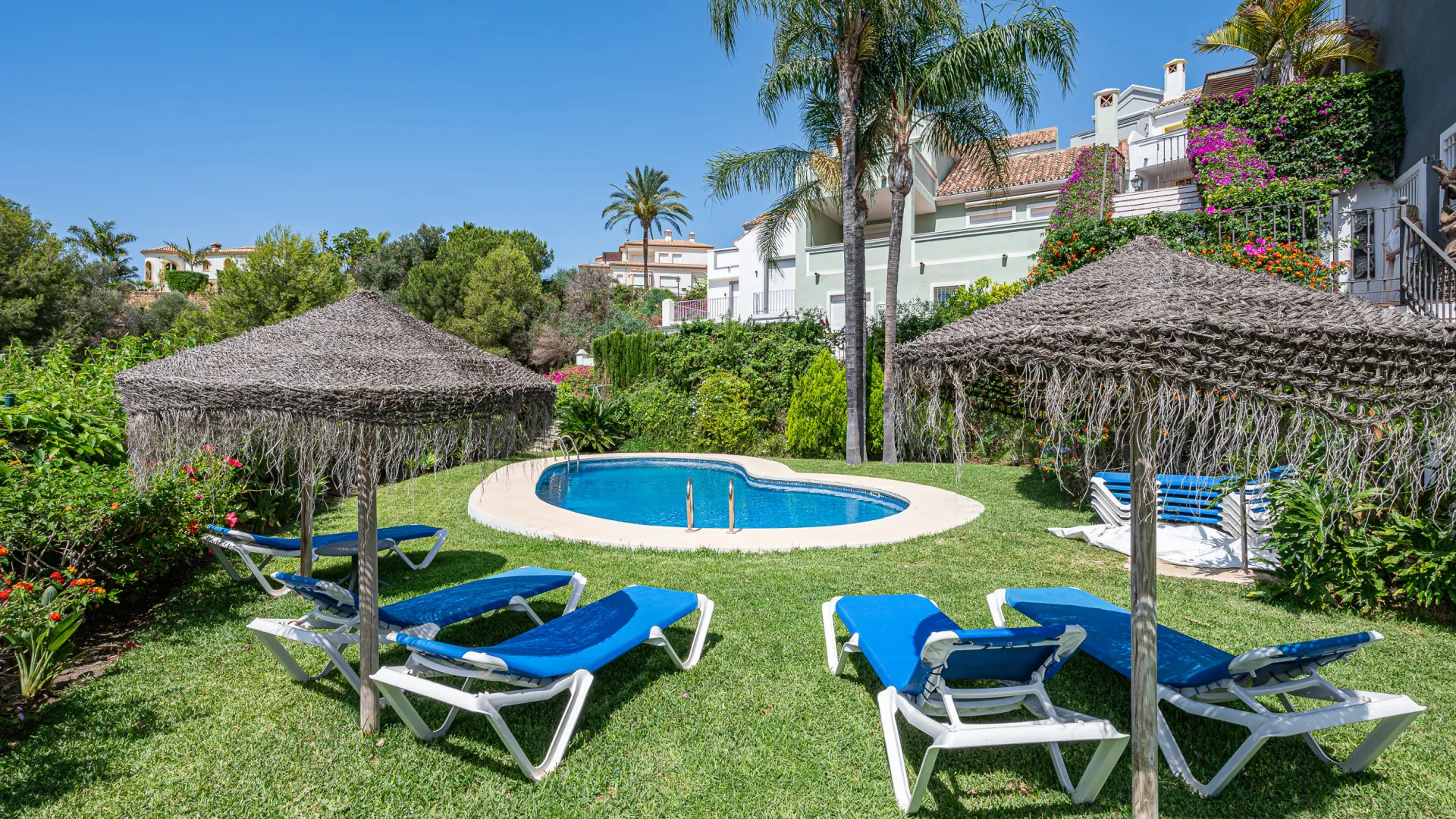 Town house for sale in Marbella Hill Club with 3 bedrooms