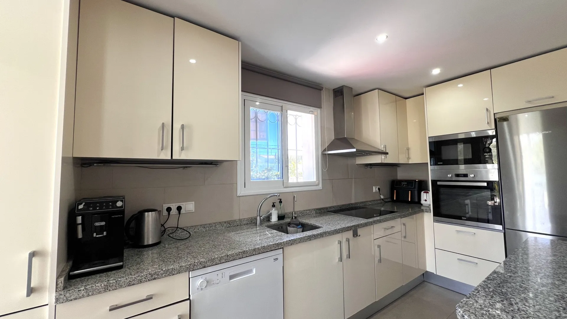 3 bedrooms town house for sale in Estepona